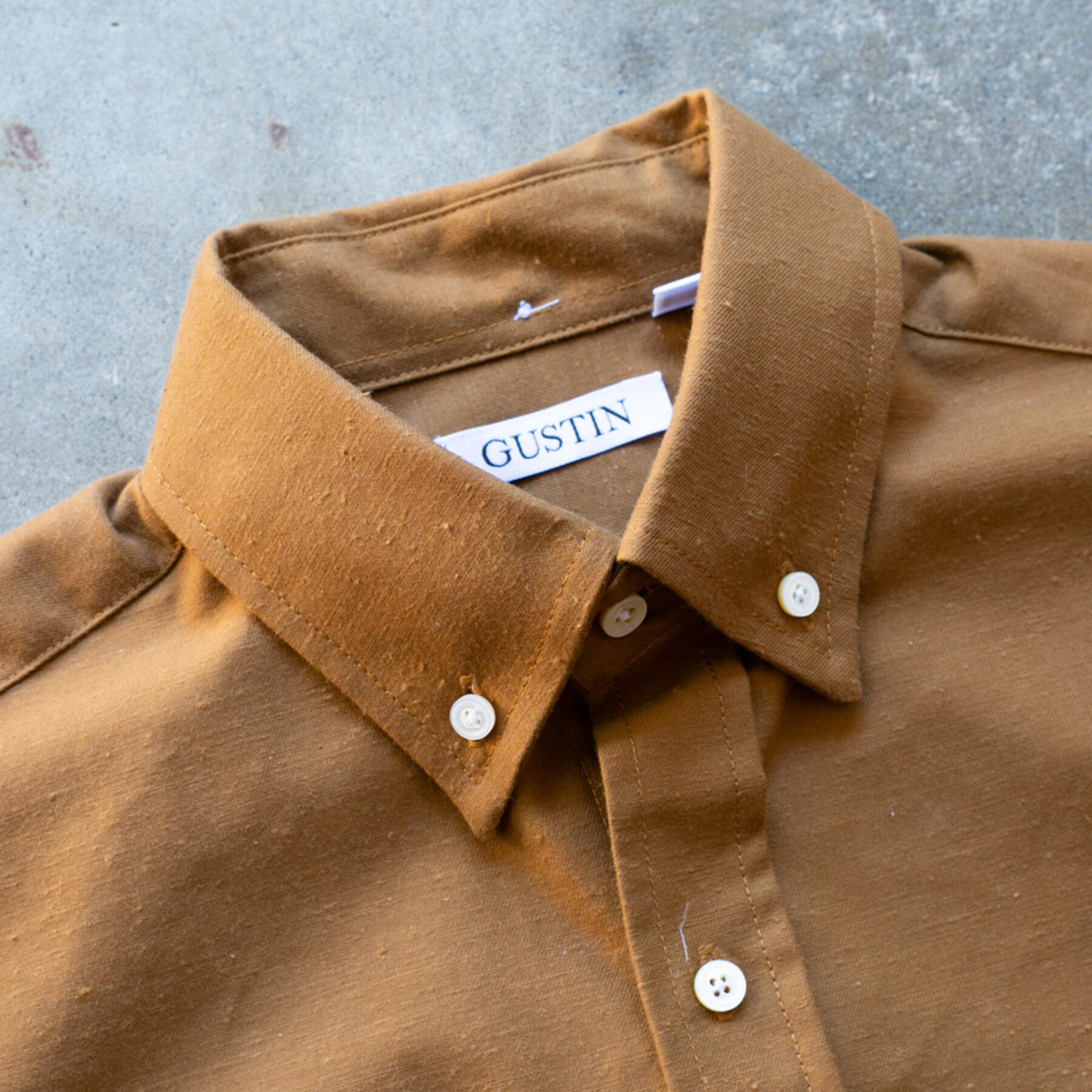 gustin #1086 nep solid - gold camel