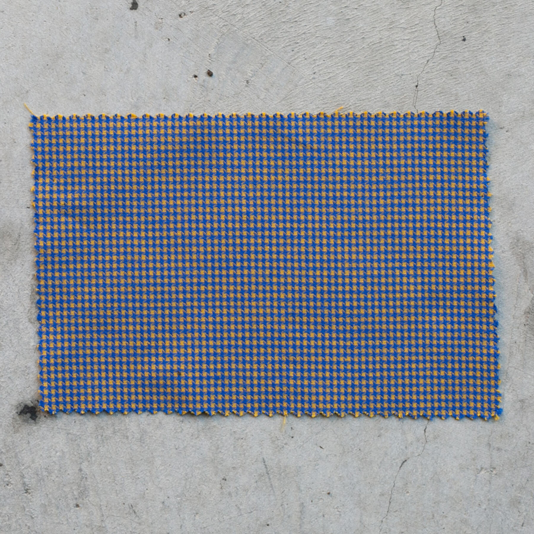 gustin #1095 electric houndstooth - navy school bus
