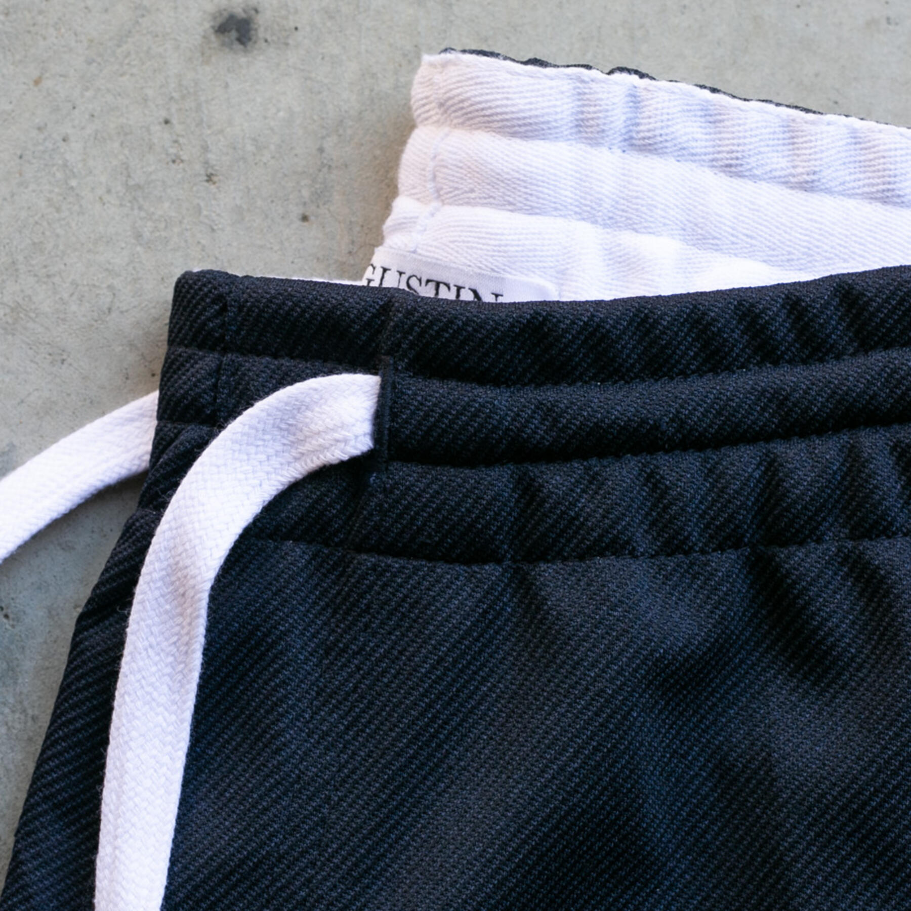 gustin primeflex™ joggers - navy