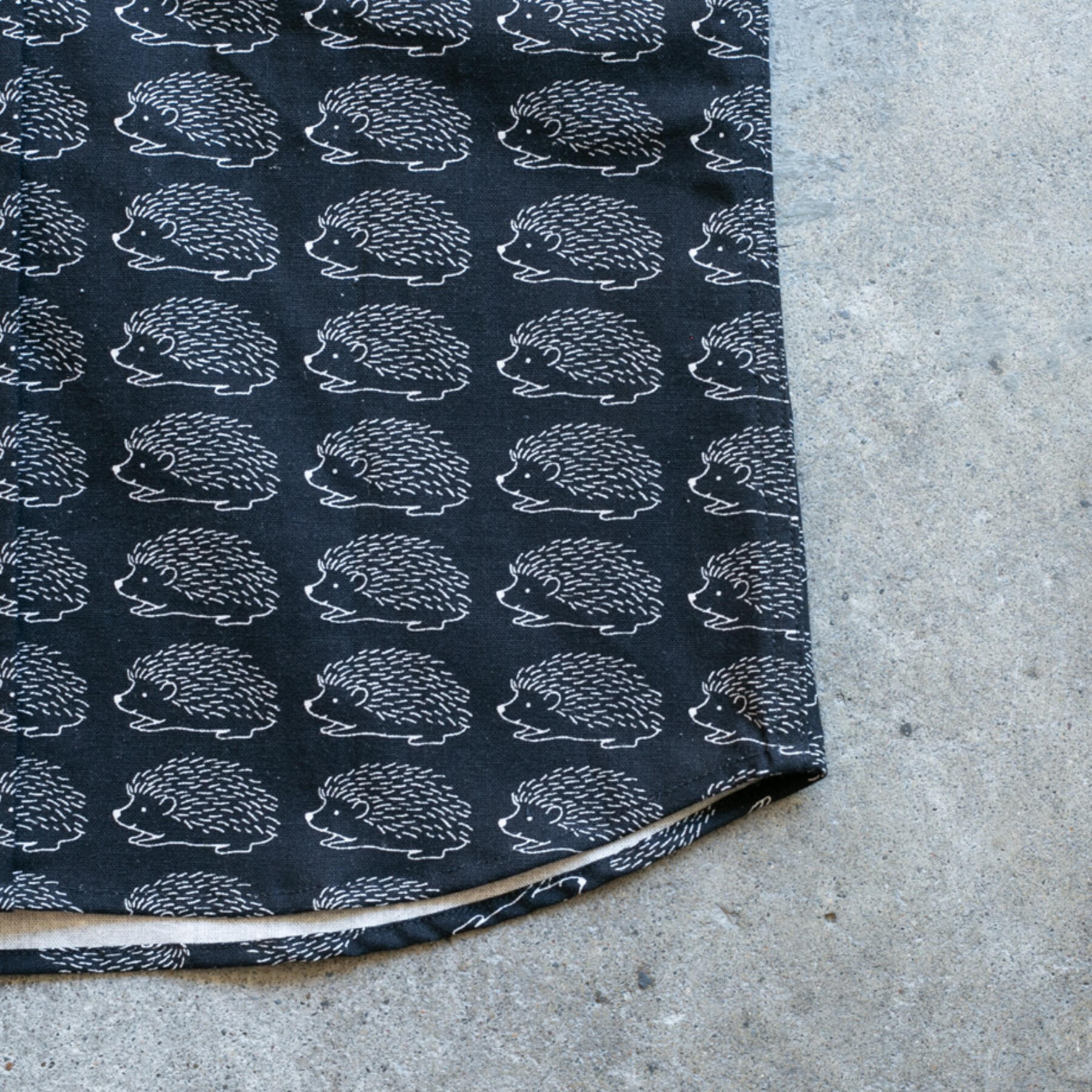 gustin #1099 the hedgehog shirt - black