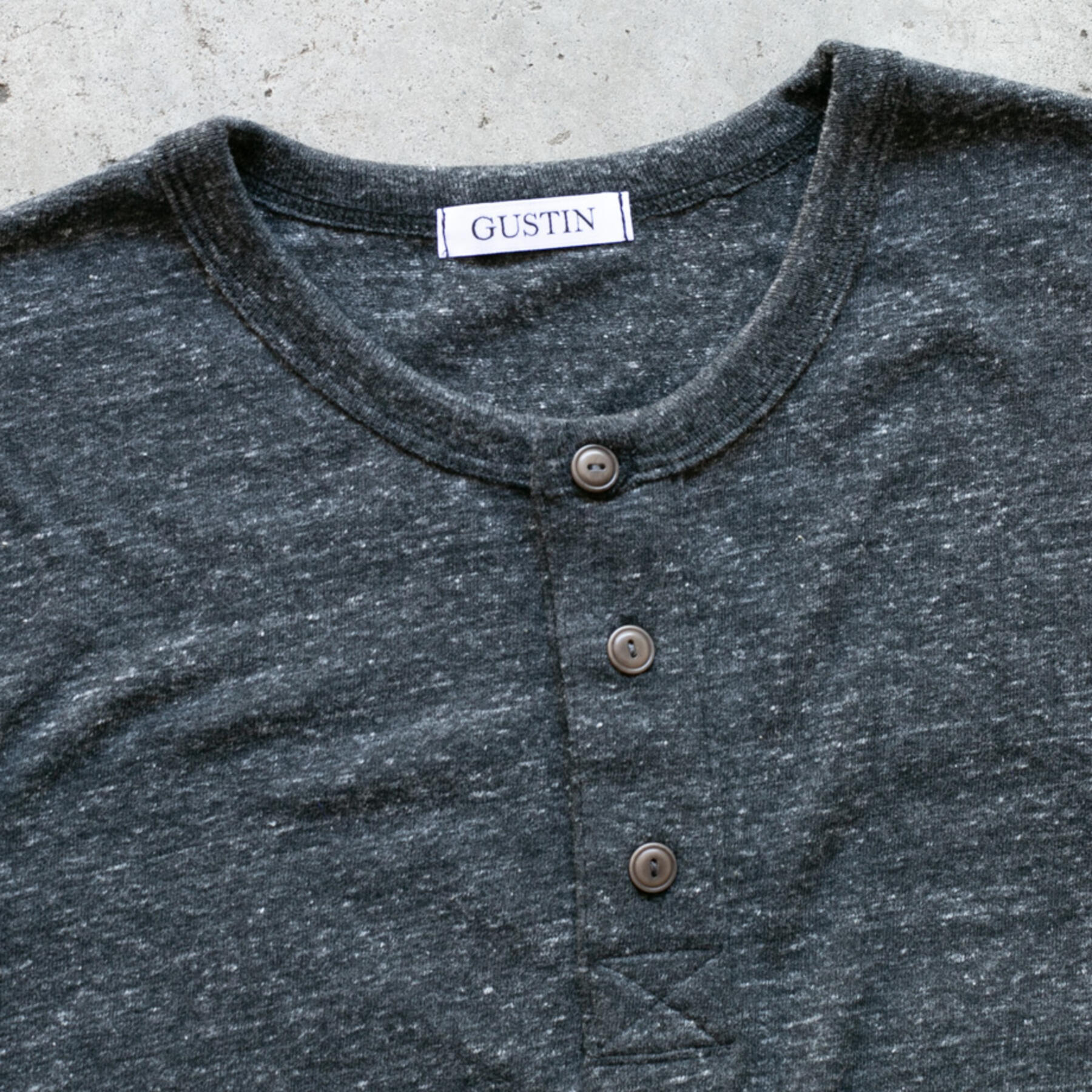 gustin short sleeve henley - heather charcoal