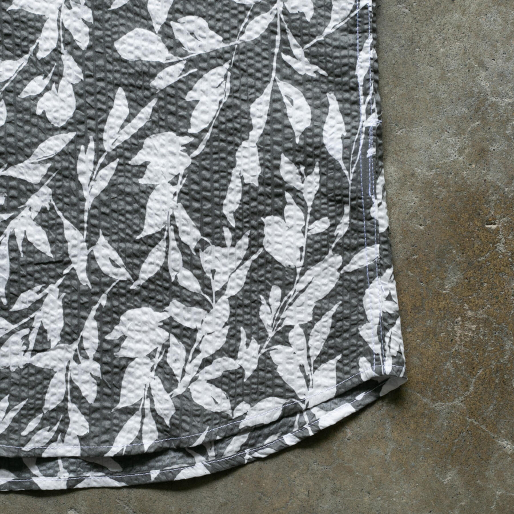gustin #1135 seersucker floral - whitexgrey