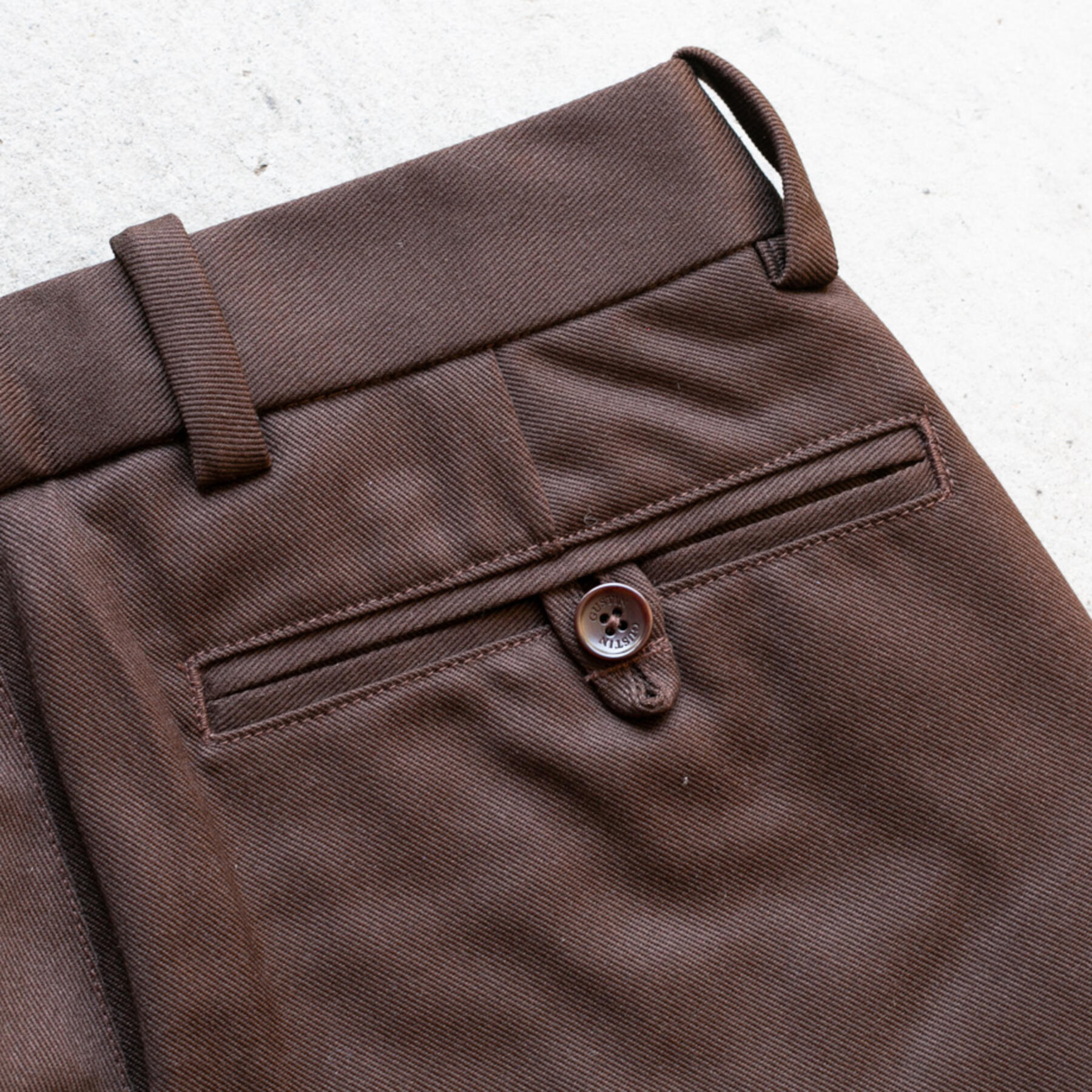 gustin #236 skater twill chinos - brown