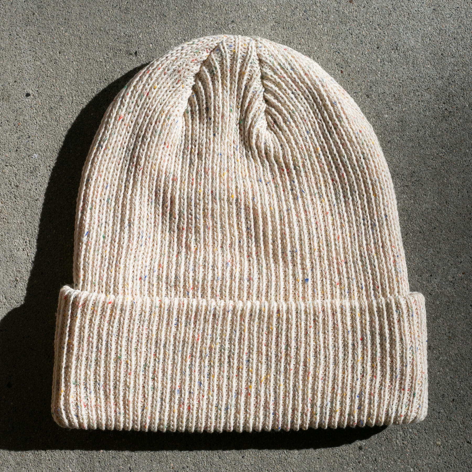 gustin classic beanie - natural rainbow nep