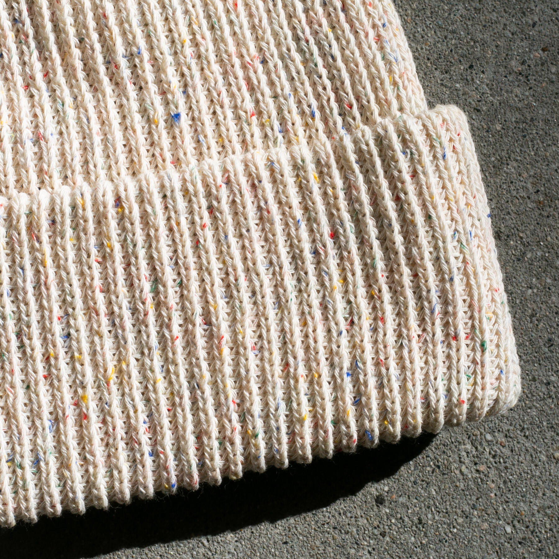 gustin classic beanie - natural rainbow nep
