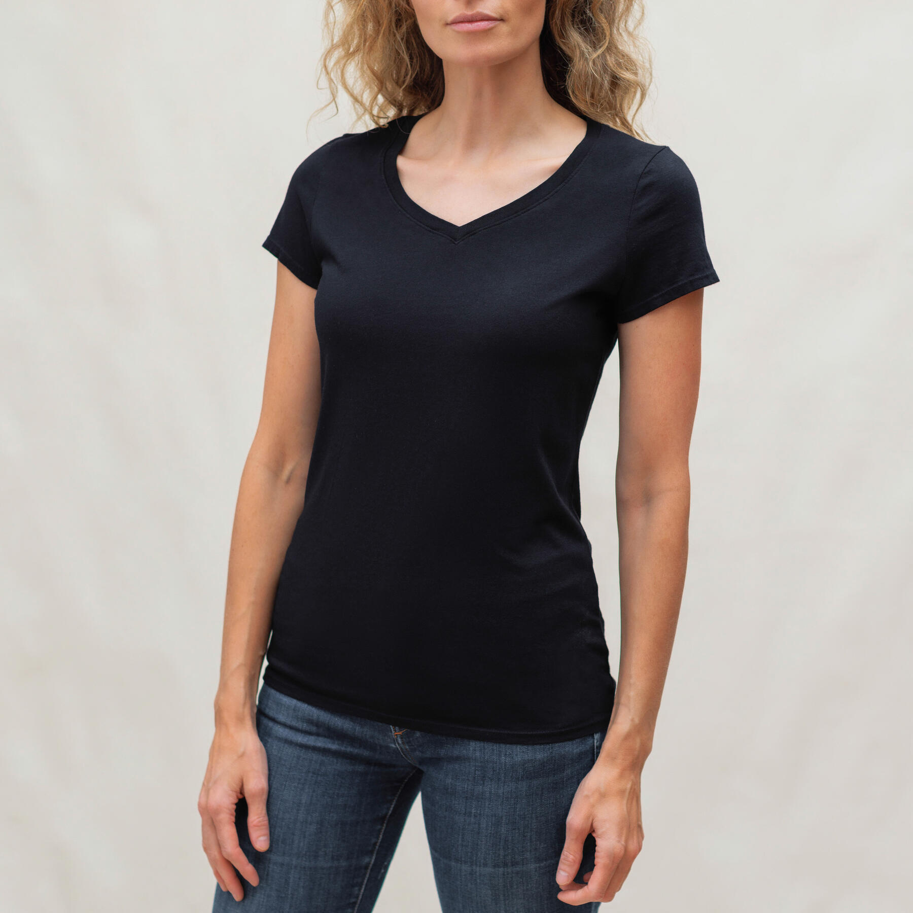 gustin women's v-neck t-shirt - classic pack