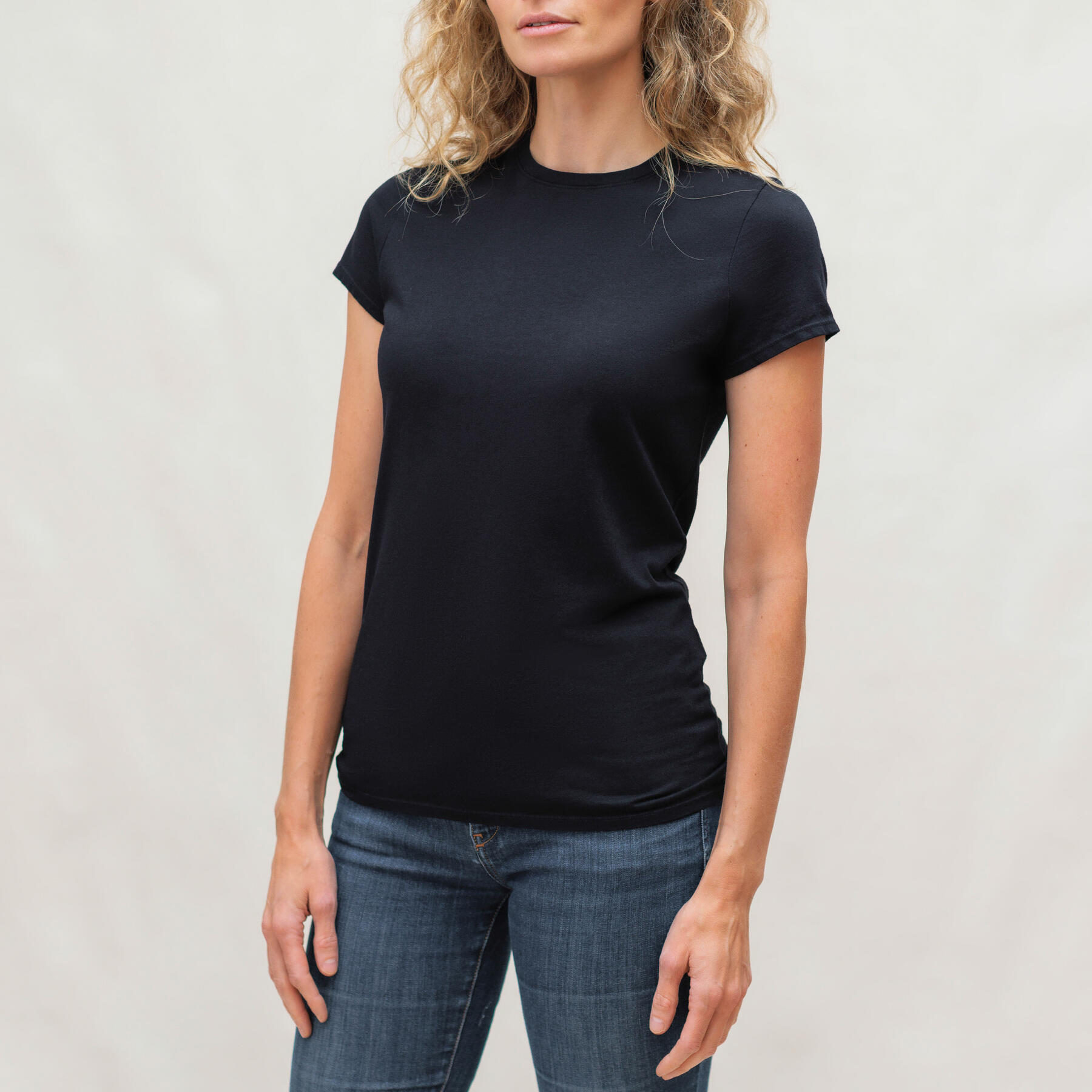 gustin women's crew neck t-shirt - classic pack