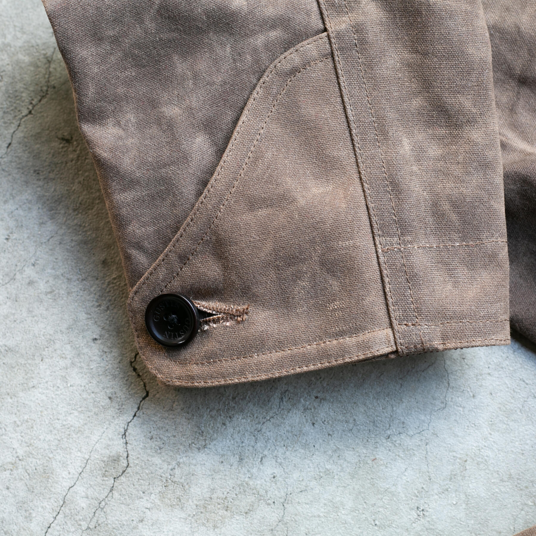 gustin huntsman jacket - waxed dark oak