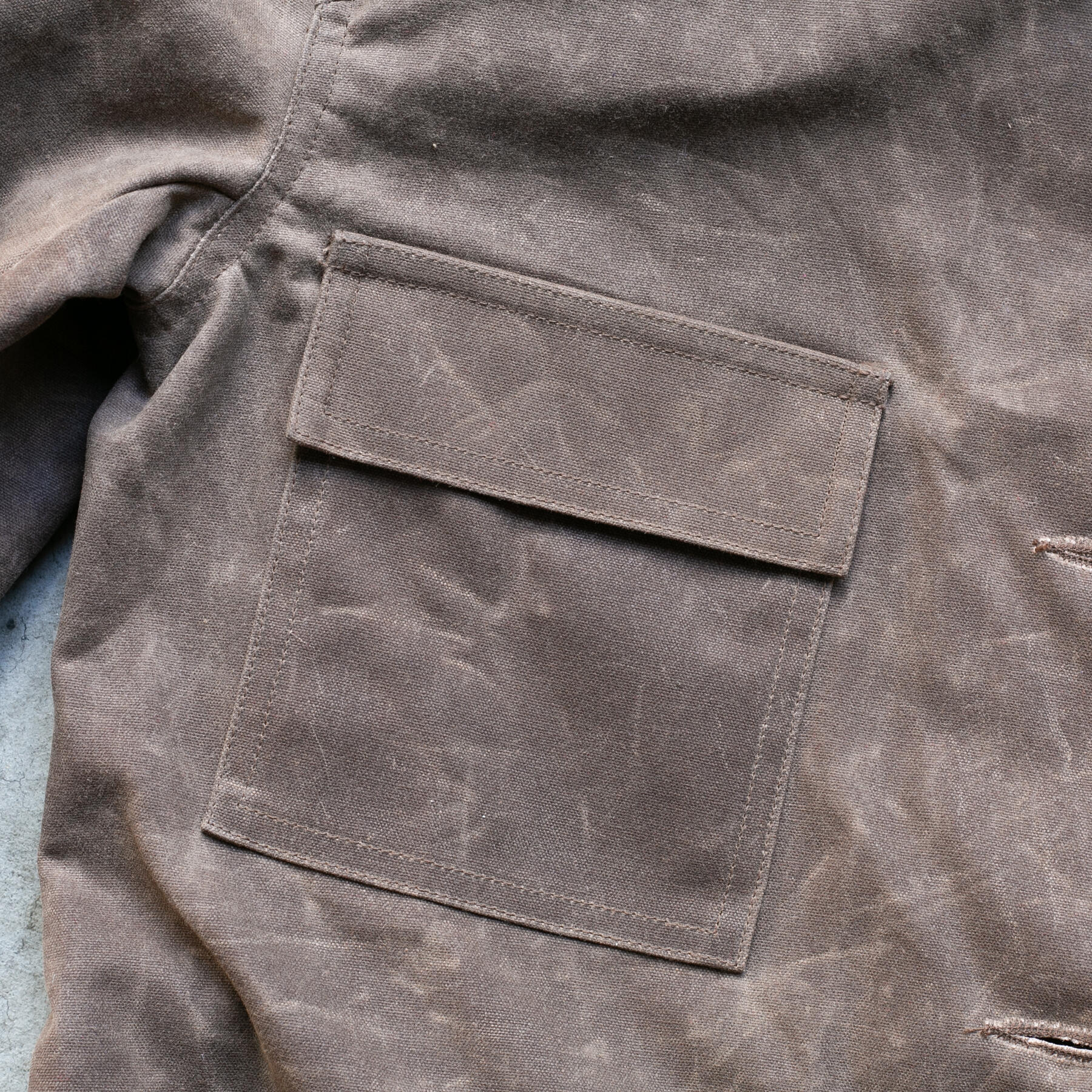 gustin huntsman jacket - waxed dark oak