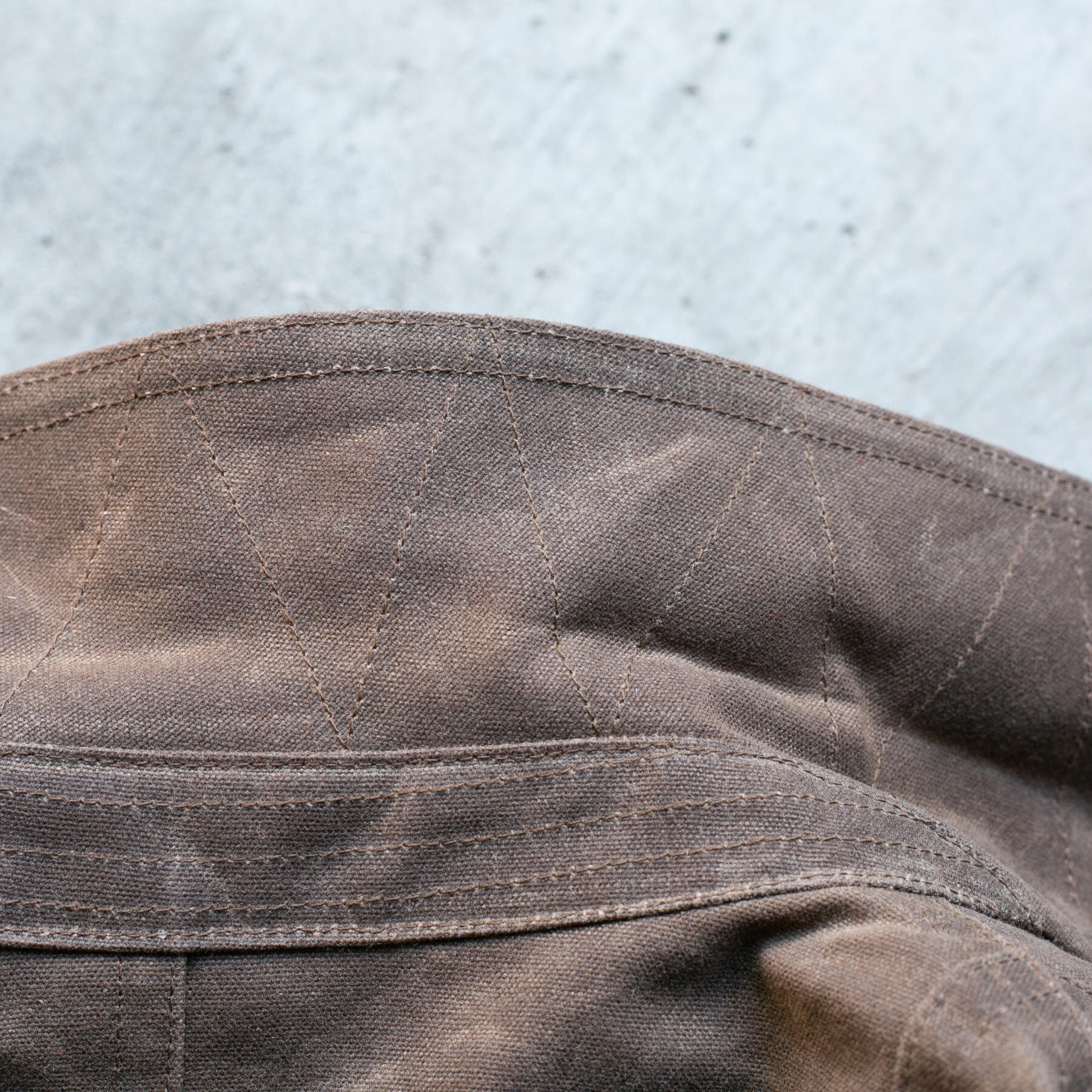 gustin huntsman jacket - waxed dark oak