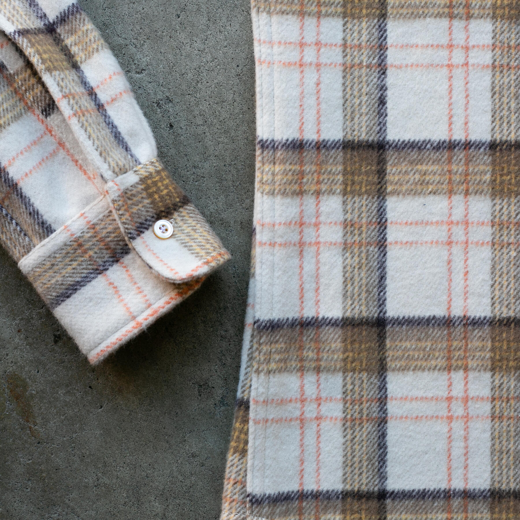 gustin #1182 monster flannel - cream coffee
