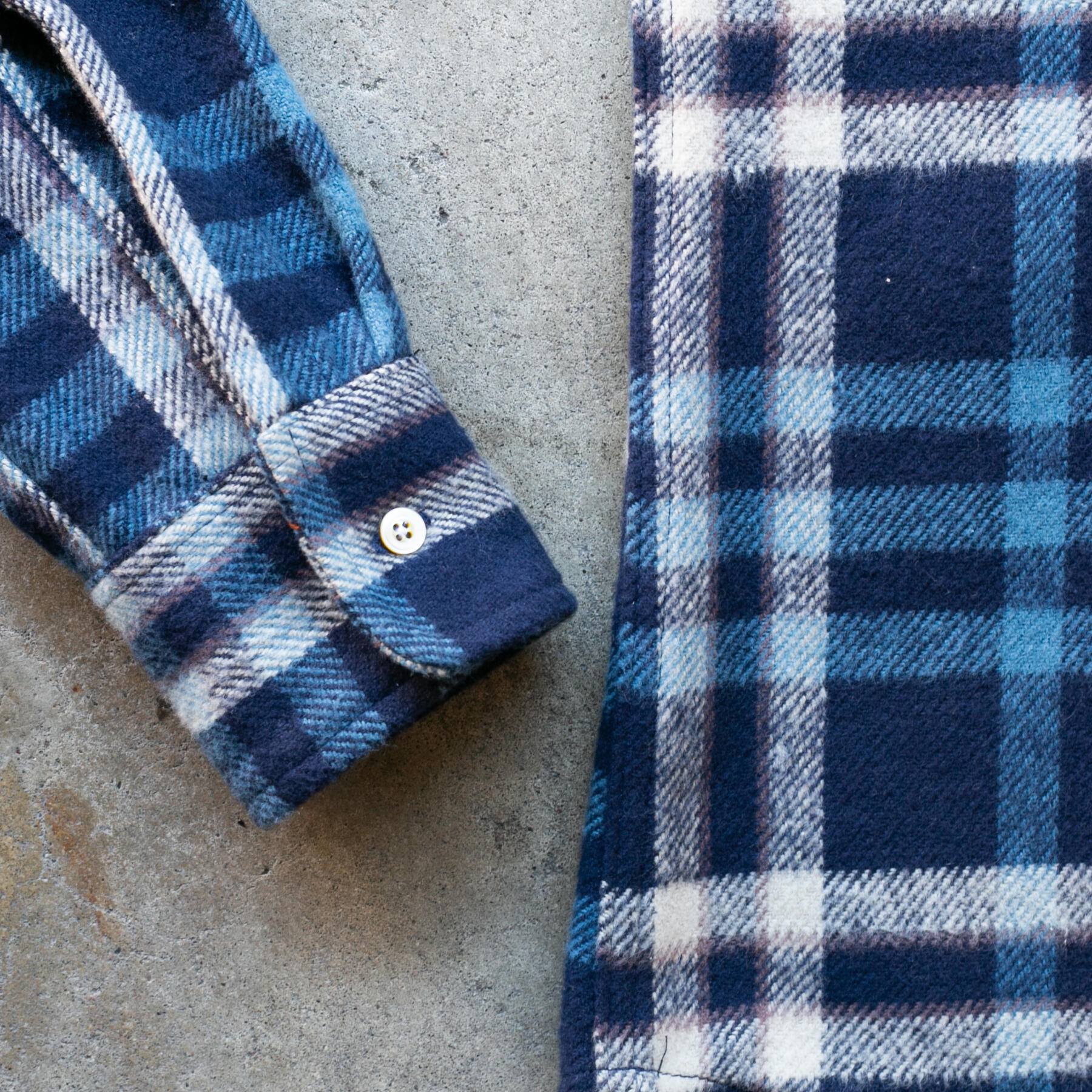gustin #1183 monster flannel - navy cobalt