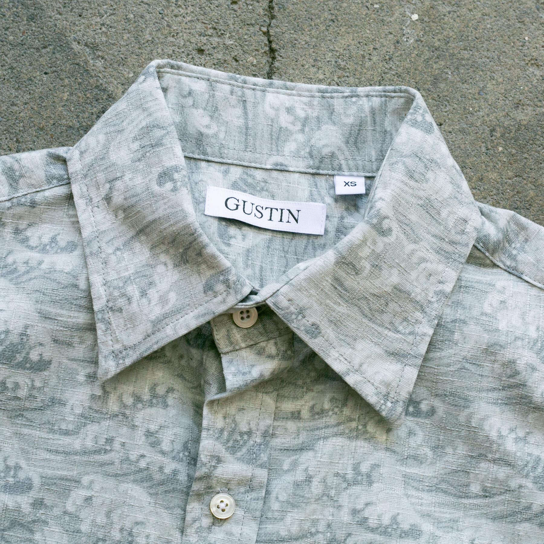 gustin #992 greyscale waves short sleeve shirt