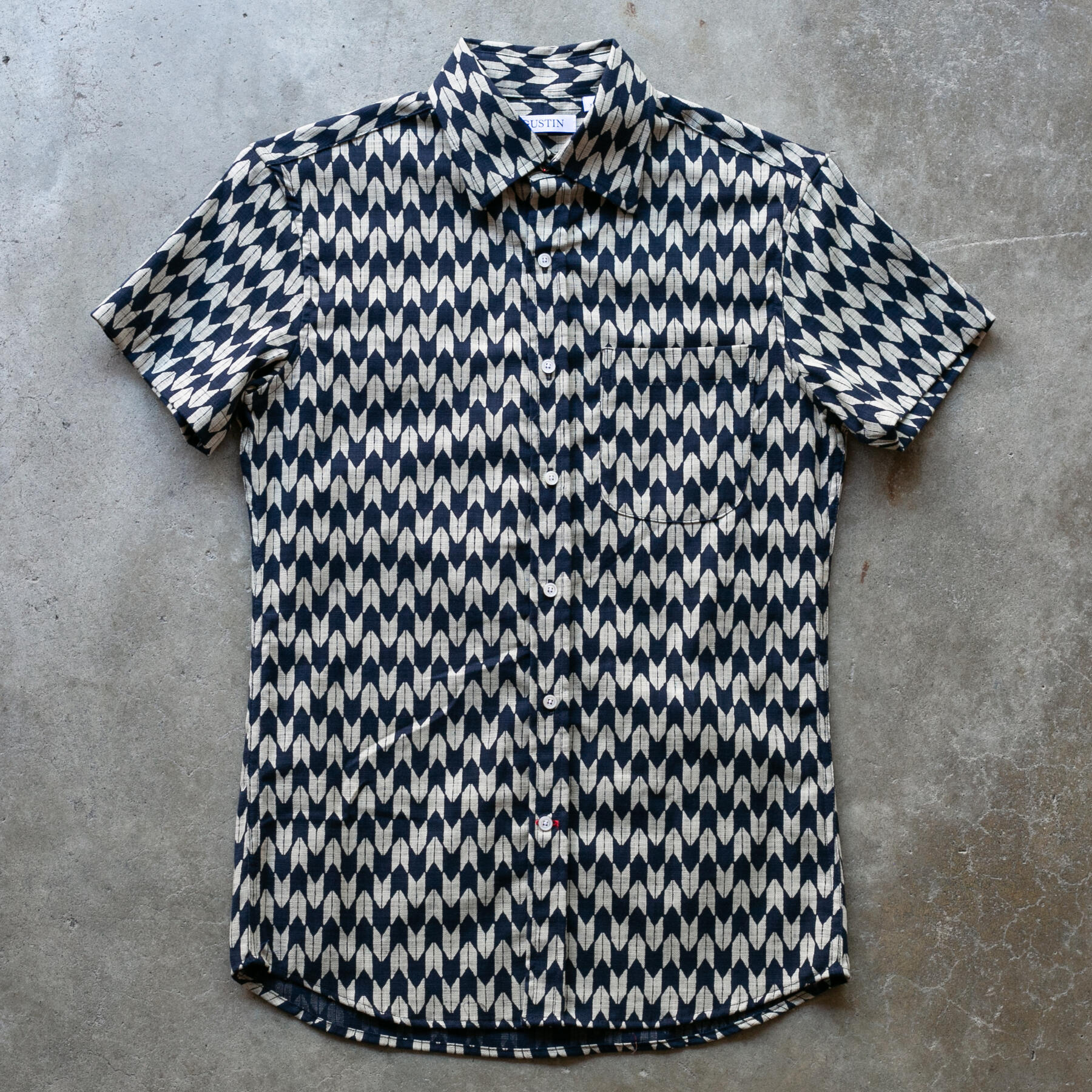gustin #1238 japan retro print shirt - chevrons