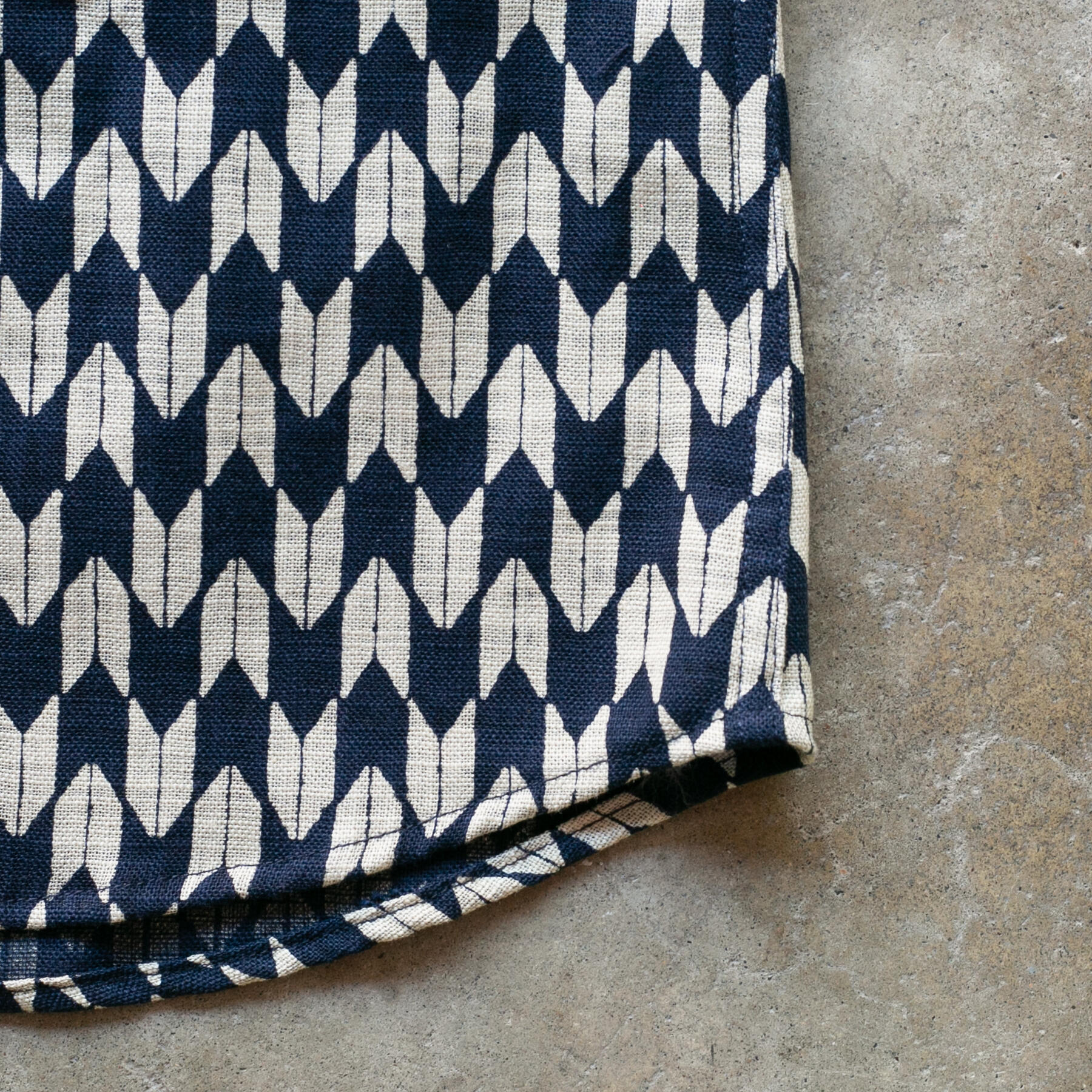 gustin #1238 japan retro print shirt - chevrons