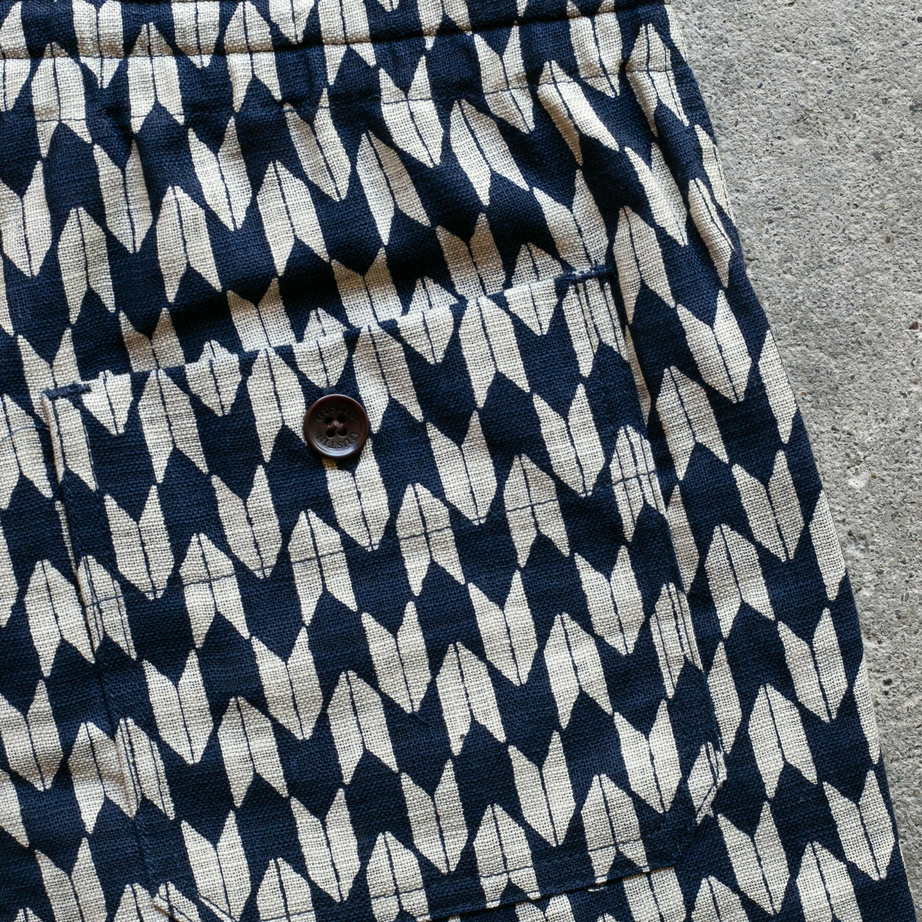 gustin #92 japan retro print shorts - chevrons