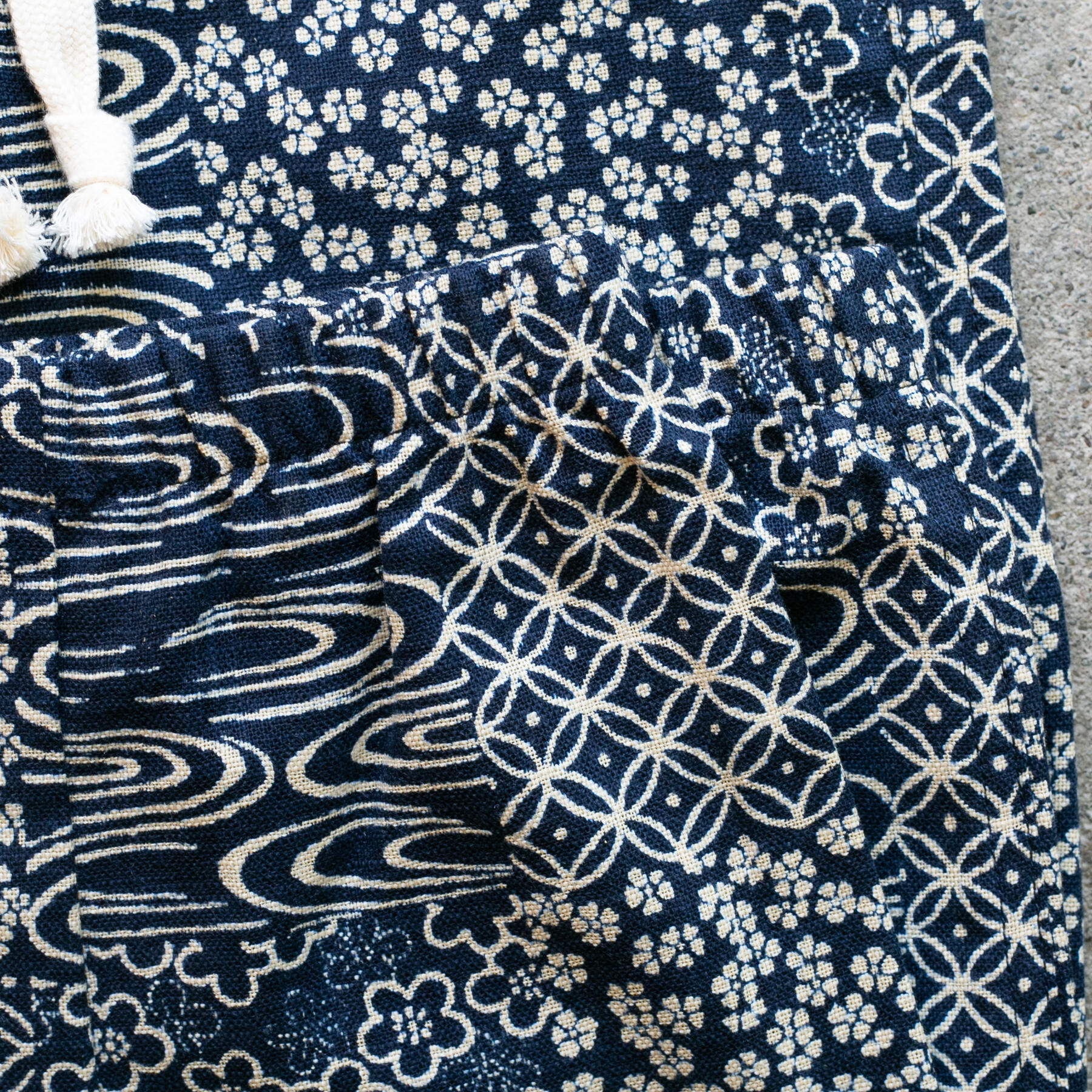 gustin #2 japan navy patchwork joggers