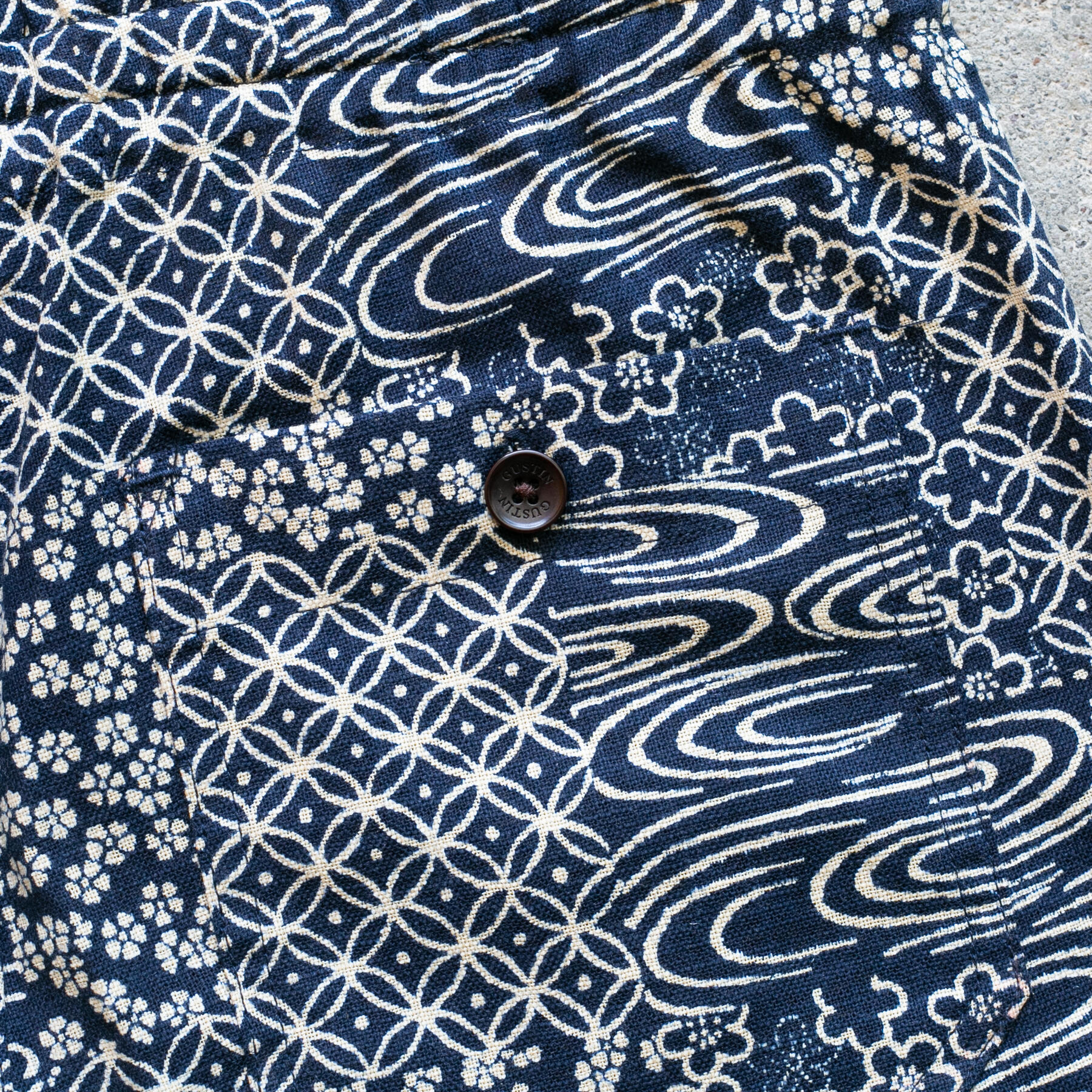 gustin #2 japan navy patchwork joggers