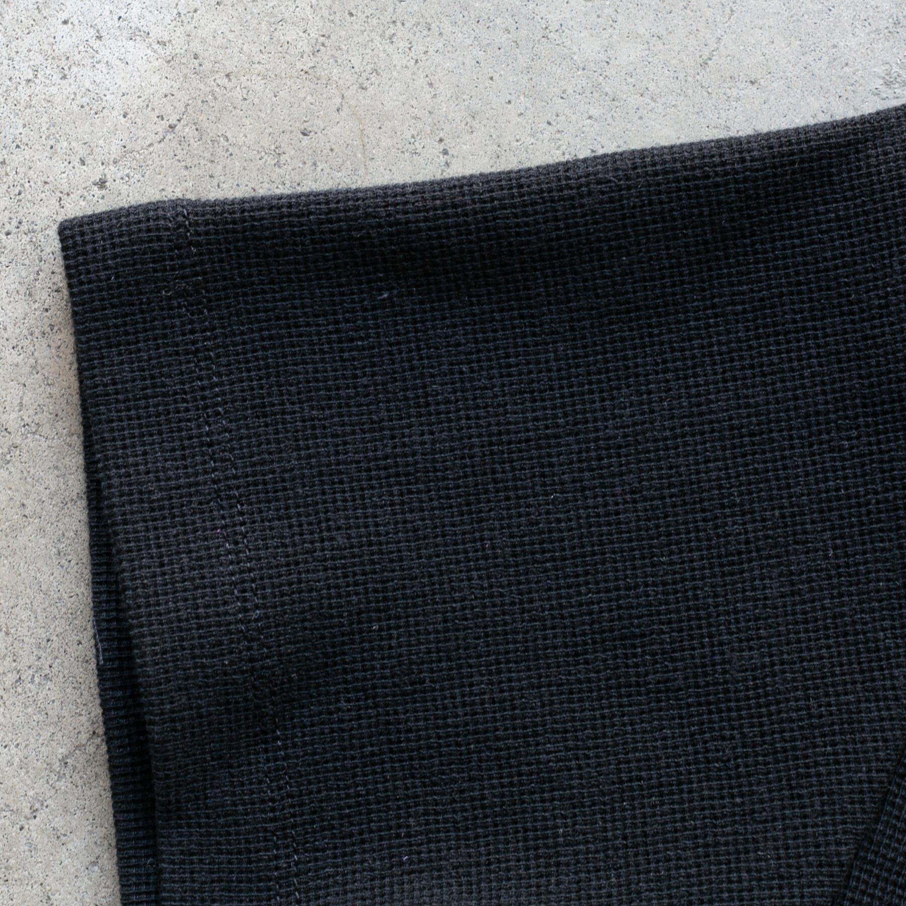 gustin japan hemp waffle polo - black