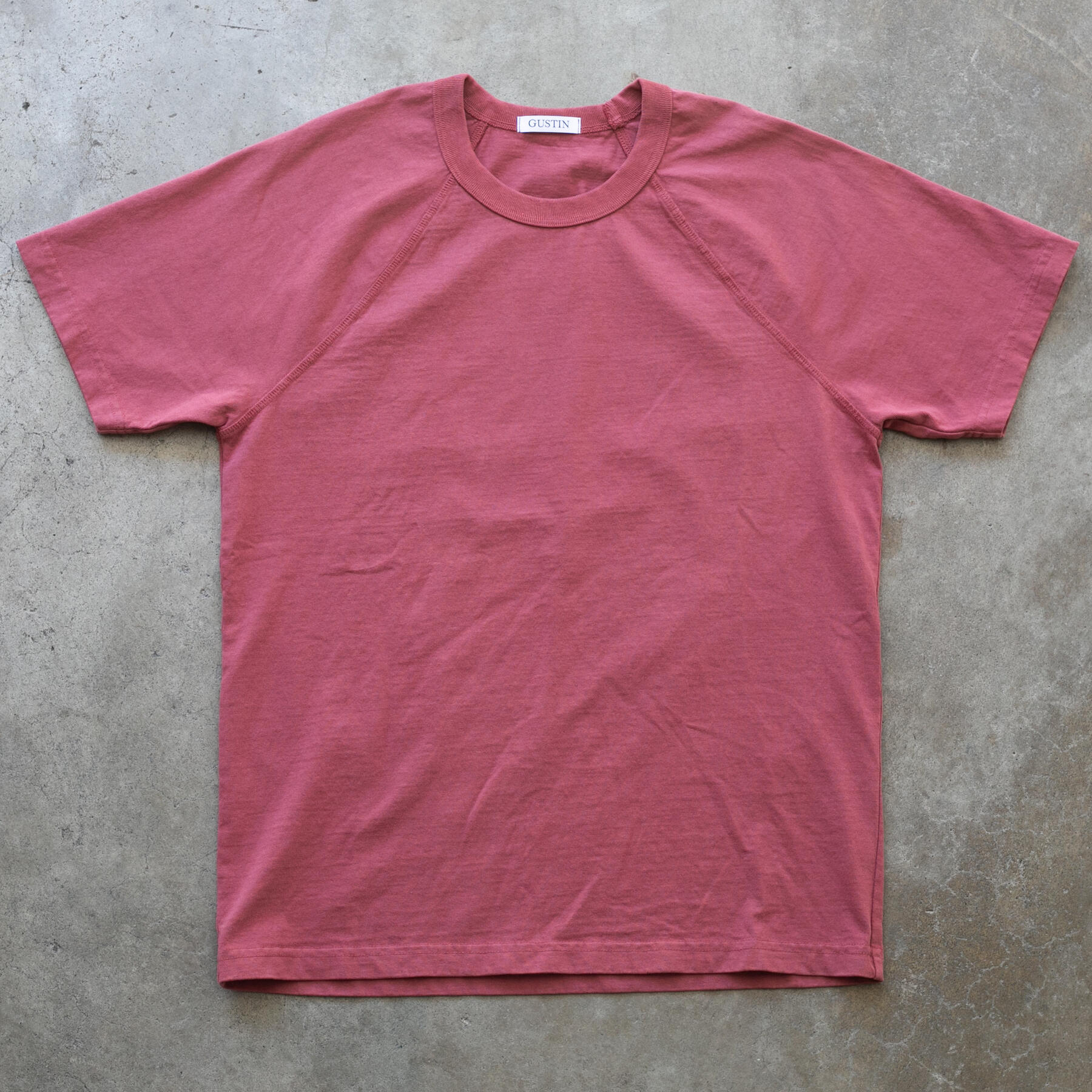 gustin monster raglan t-shirt - vintage red