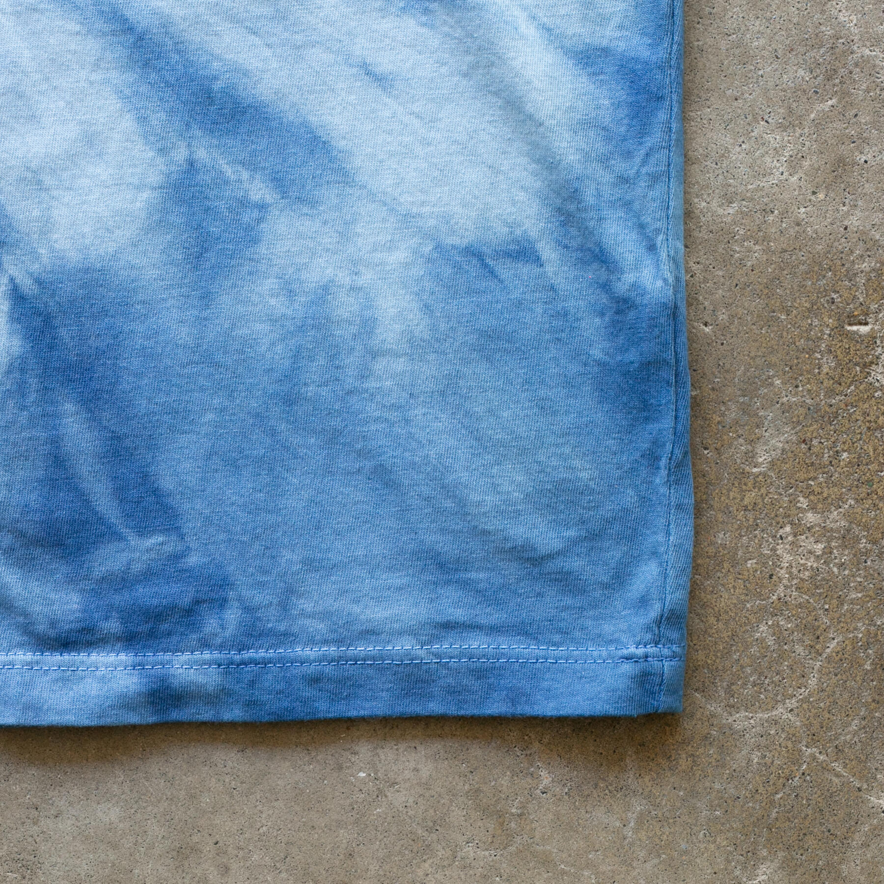 gustin indigo spiral tie-dye t-shirt - white base