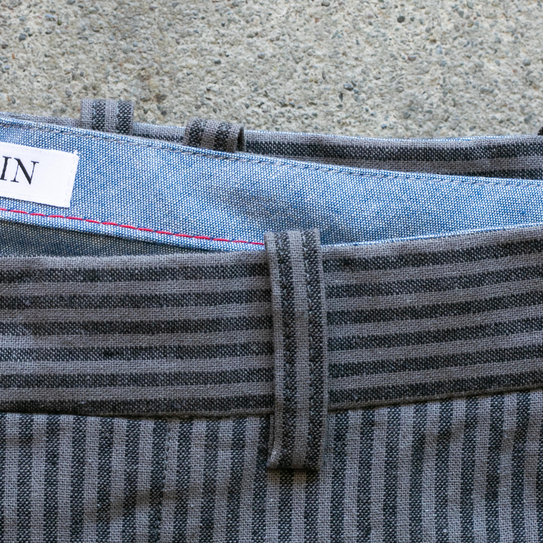 gustin #244 charcoal x titanium stripe chinos