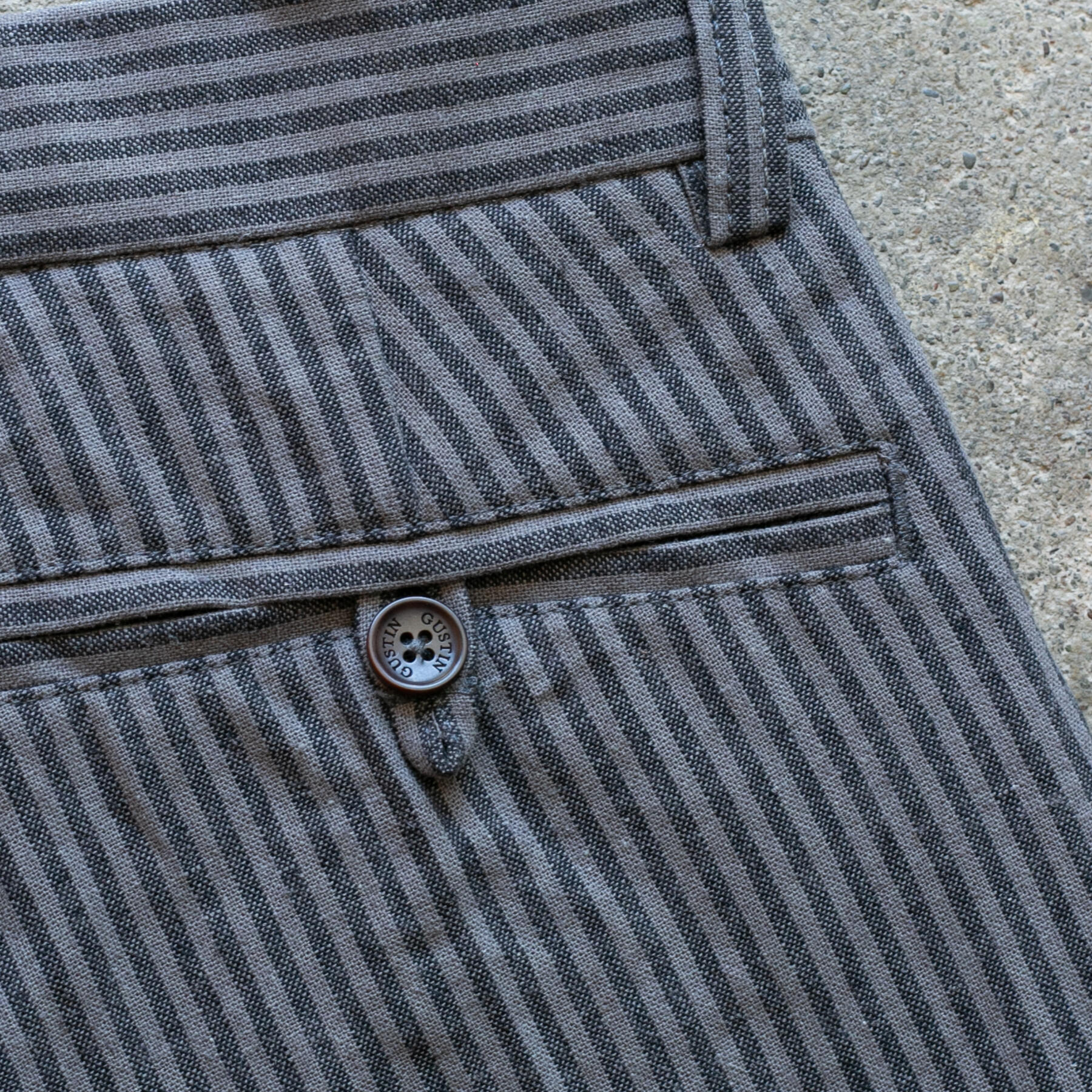 gustin #244 charcoal x titanium stripe chinos