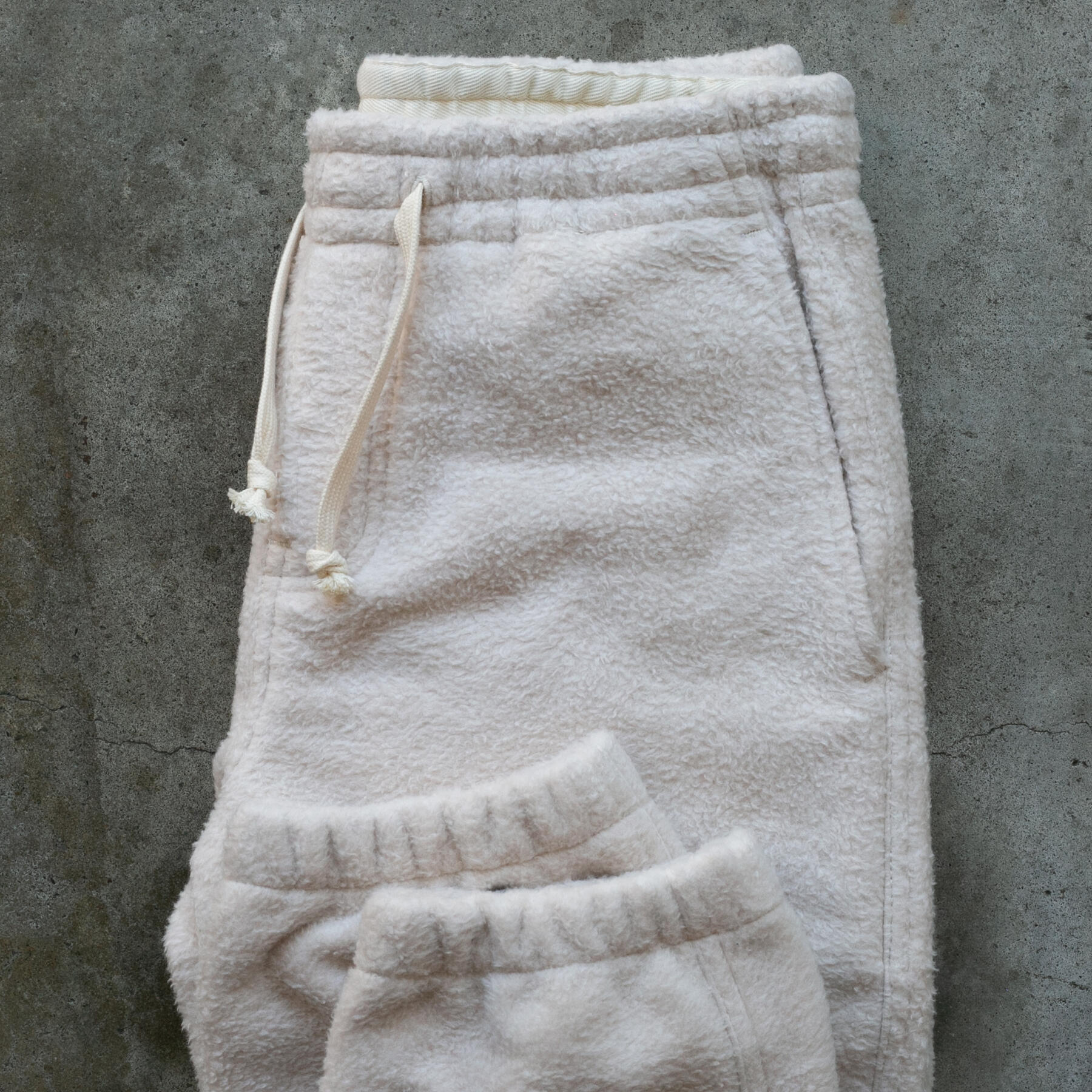 gustin #7 japan monster fleece joggers - natural