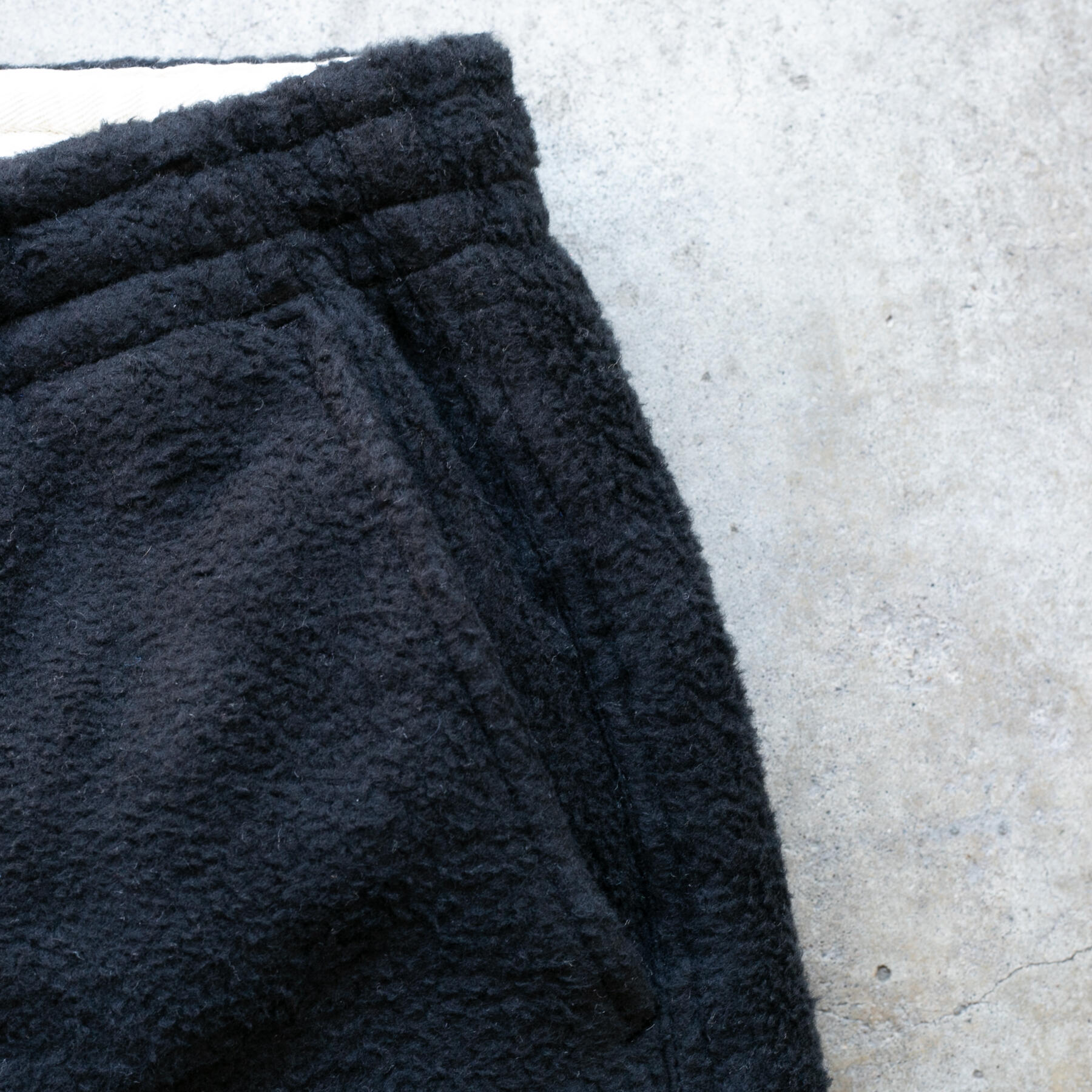 gustin #14 japan monster fleece joggers - black