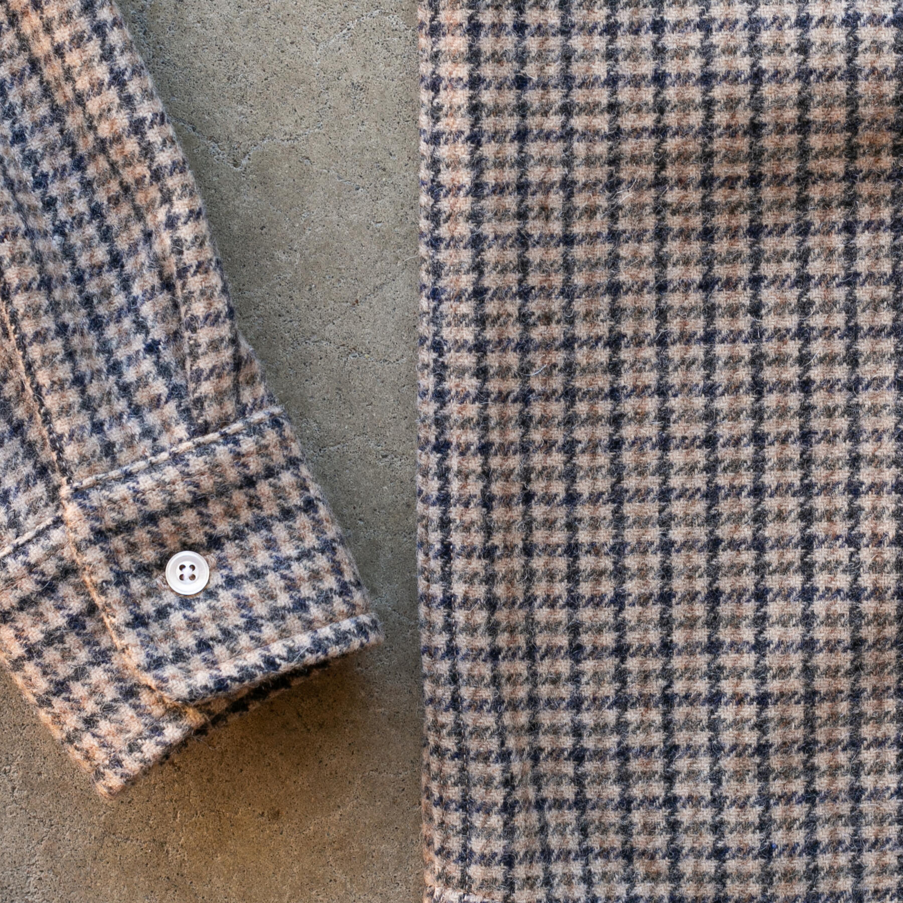 gustin #1255 the gun club check - burlap