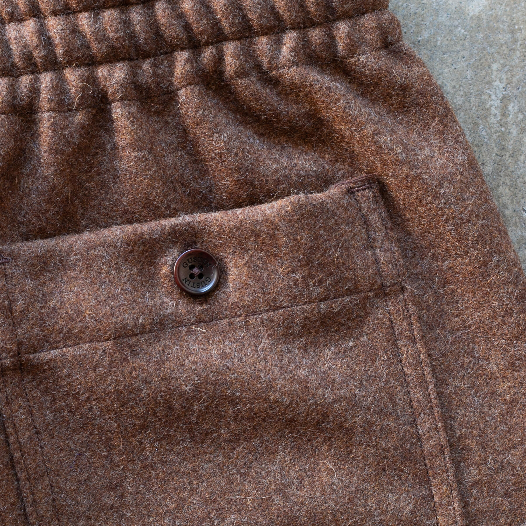 gustin #4 japan rustic wool joggers - rust