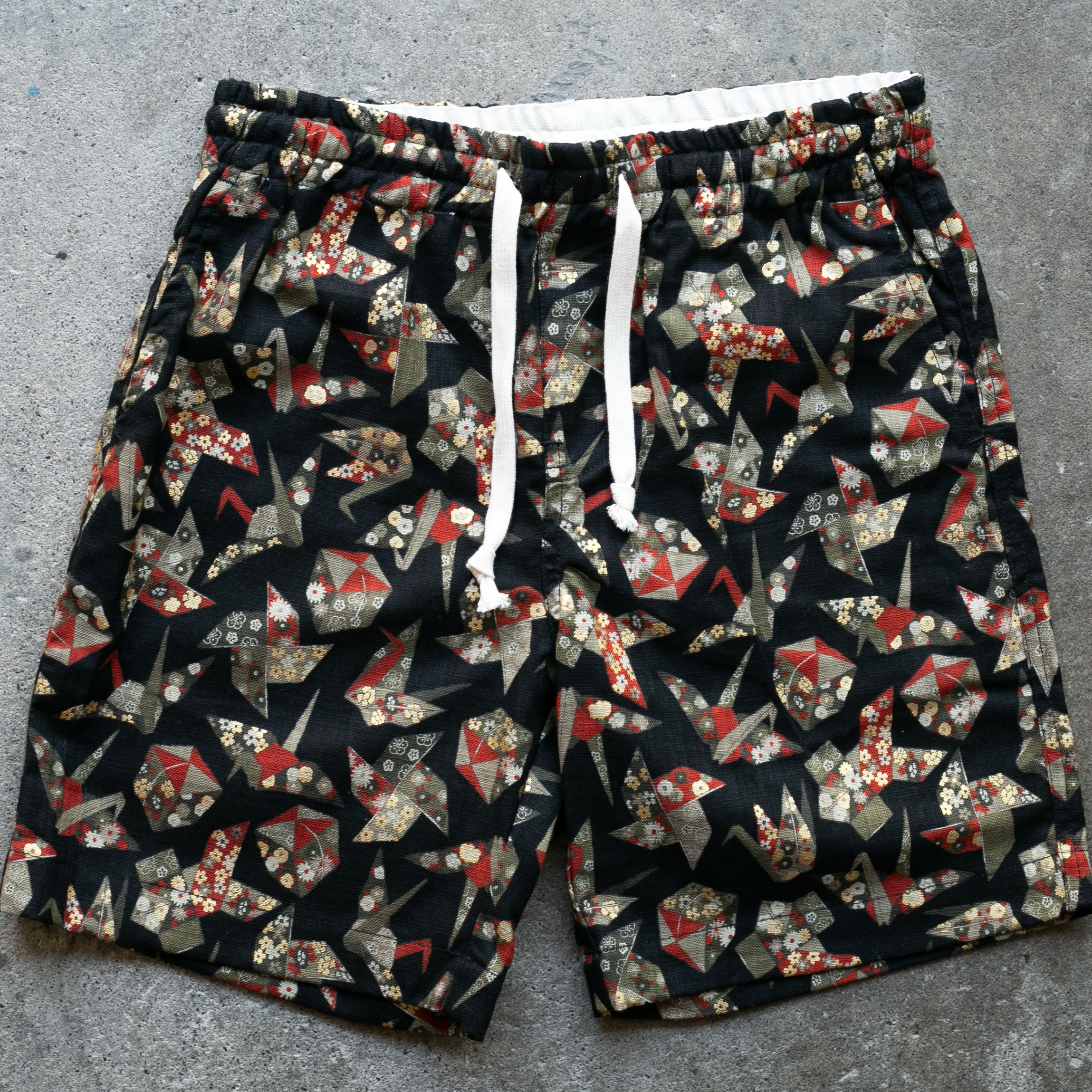 Japan Retro Leisure Origami Shorts Black | Gustin