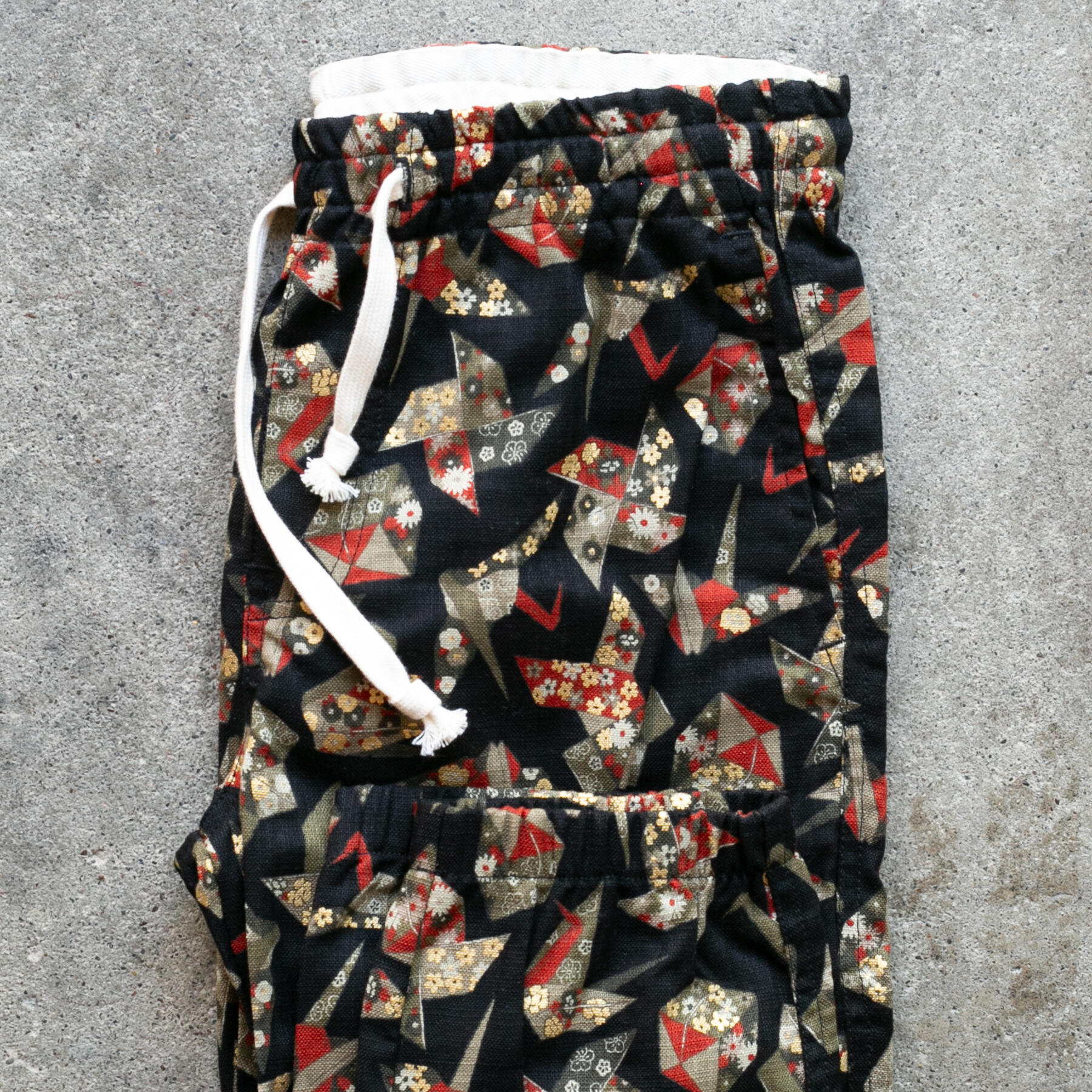 gustin #18 japan retro leisure origami joggers - black