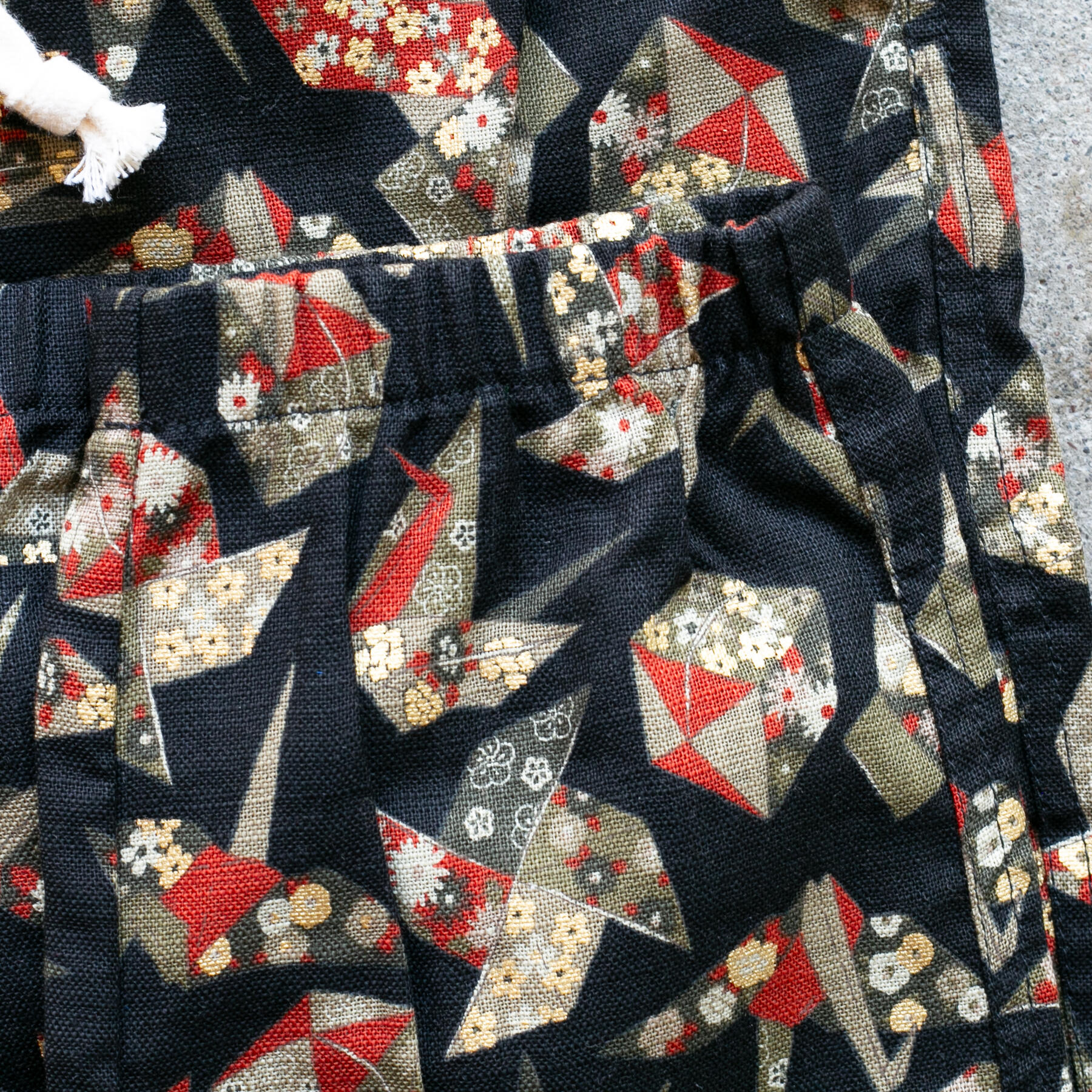 gustin #18 japan retro leisure origami joggers - black