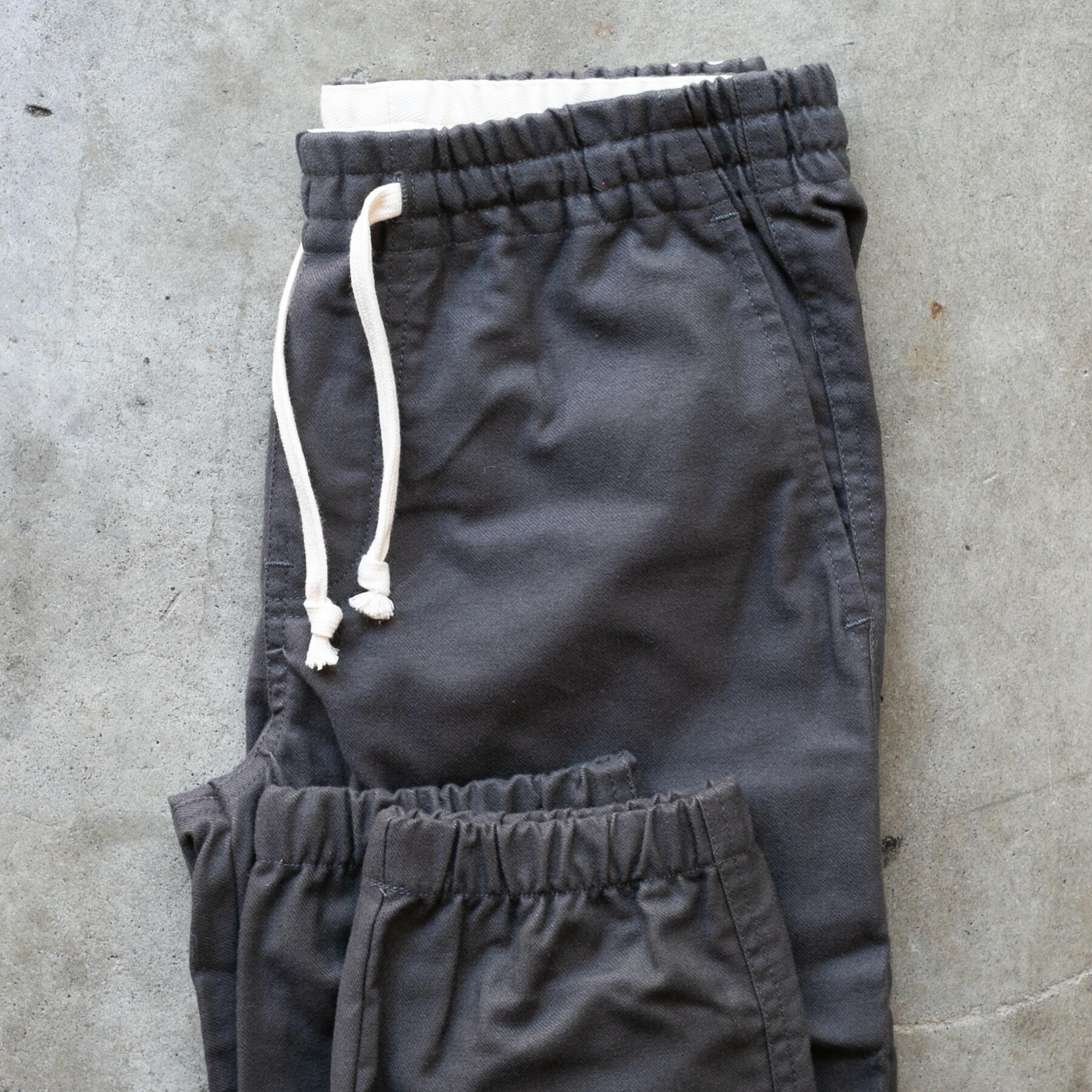 gustin #24 pima twill joggers - charcoal