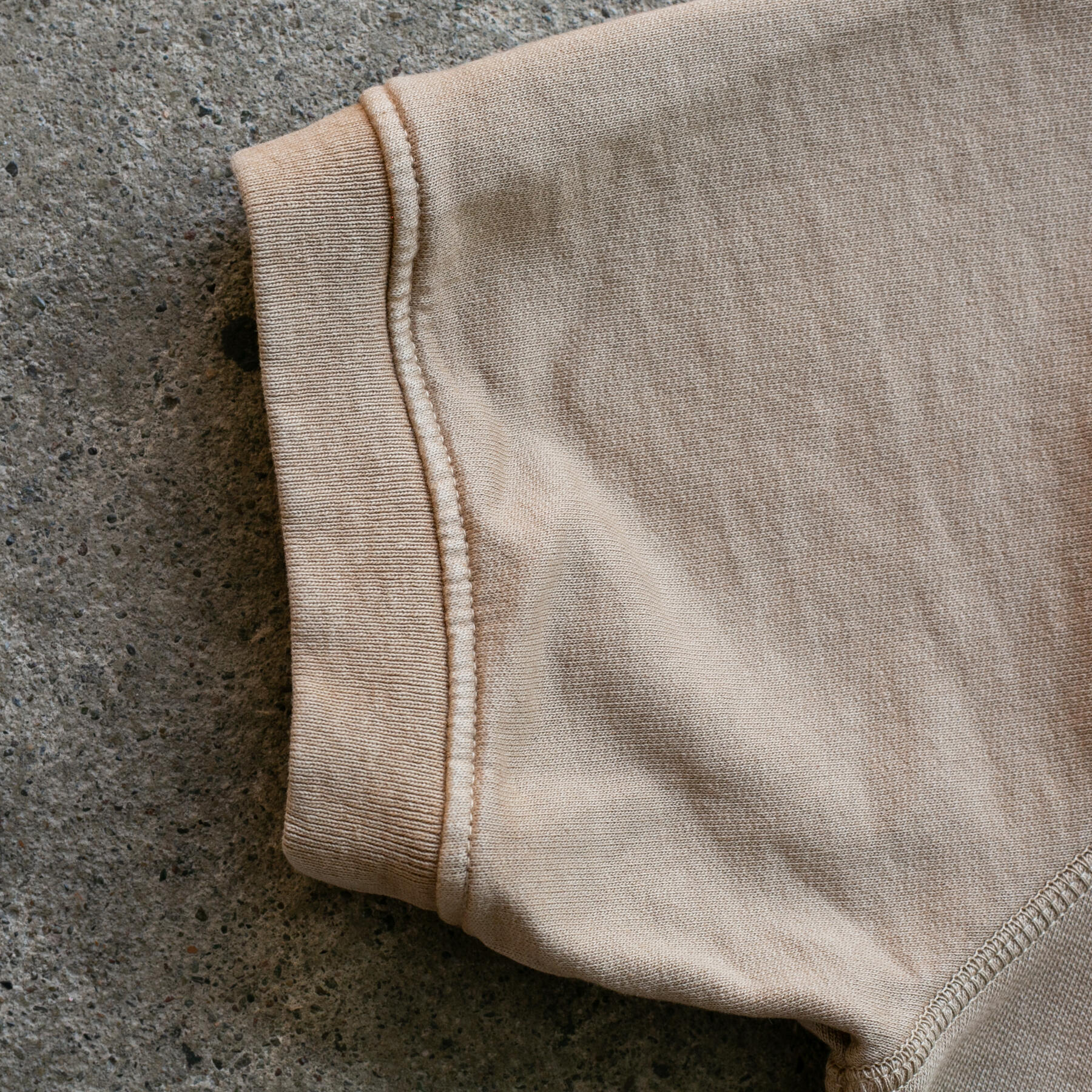 gustin short sleeve sweatshirt - british tan