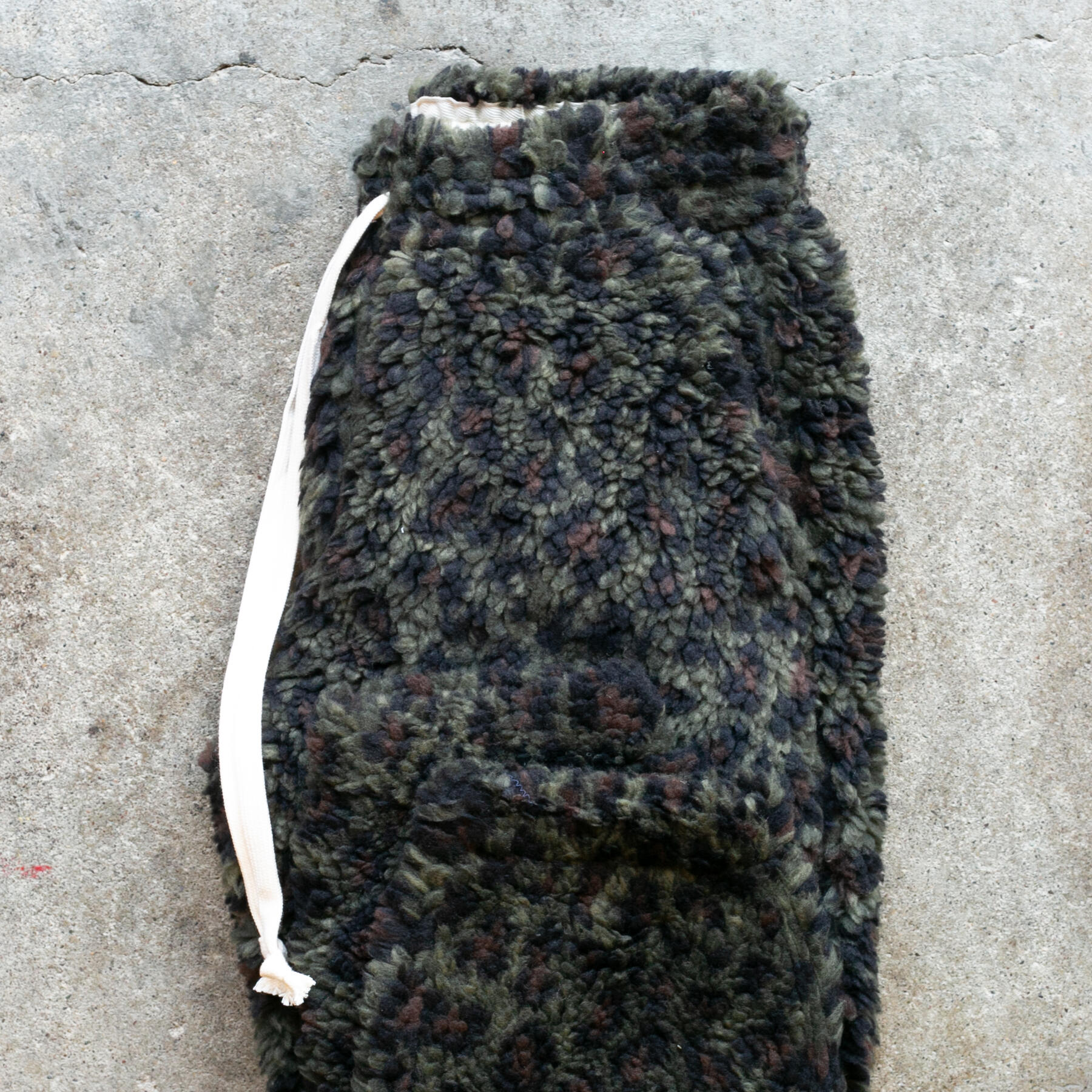 gustin #41 mammoth leopard fleece joggers - olive