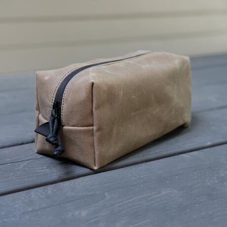 gustin waxed canvas dopp kit - field tan