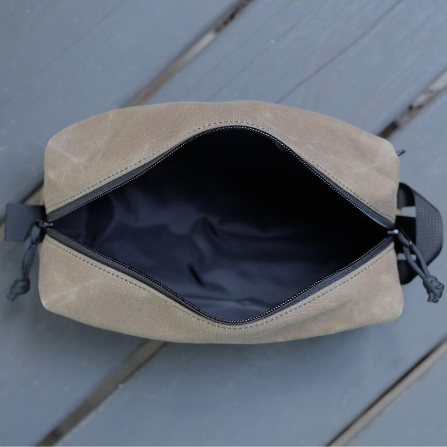 gustin waxed canvas dopp kit - field tan