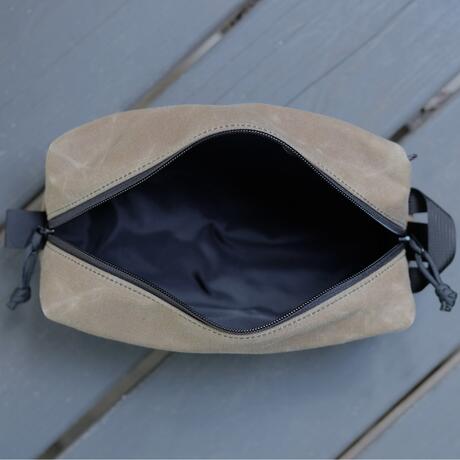 gustin waxed canvas dopp kit - field tan