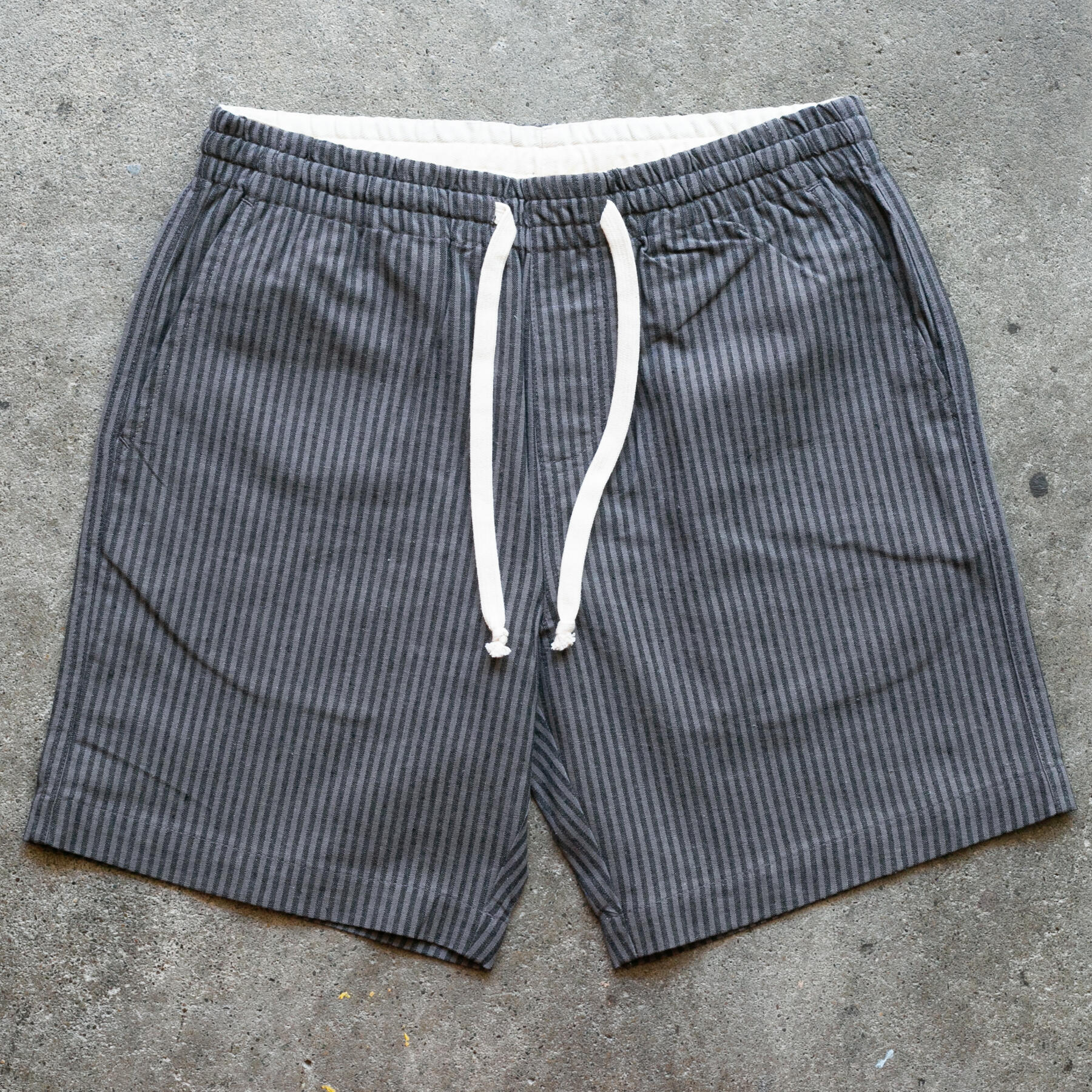 gustin #132 charcoal x titanium stripe shorts