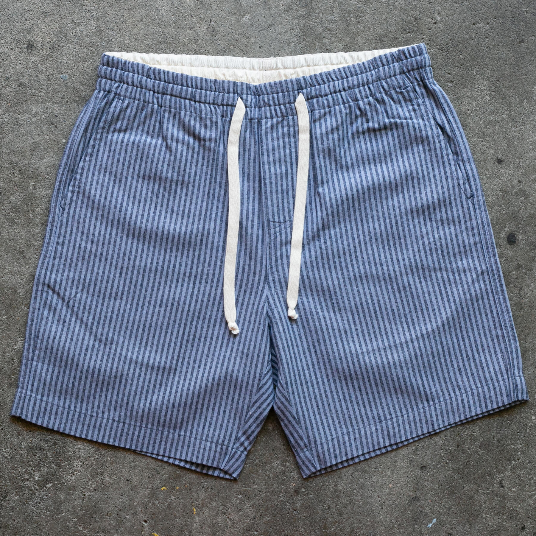 gustin #133 navy x cornflower stripe shorts