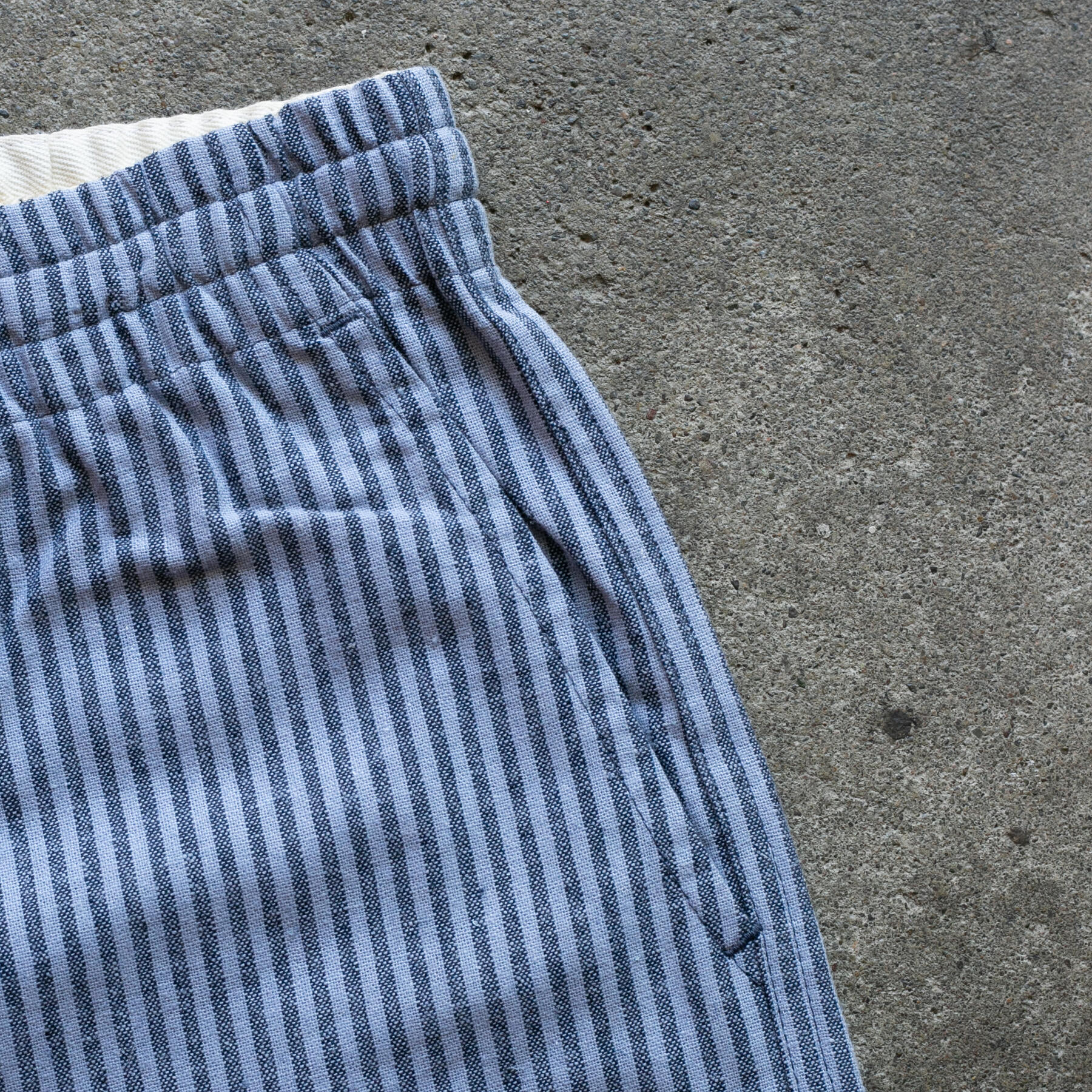 gustin #133 navy x cornflower stripe shorts