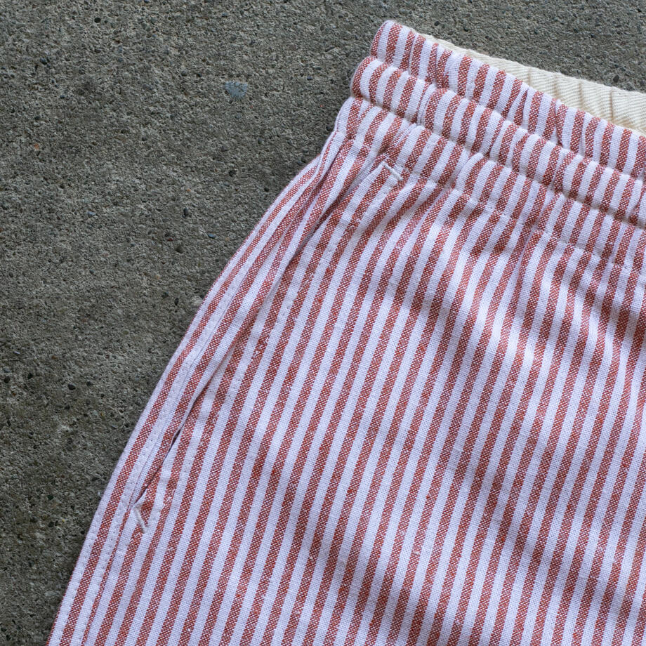 gustin #134 red x natural stripe shorts