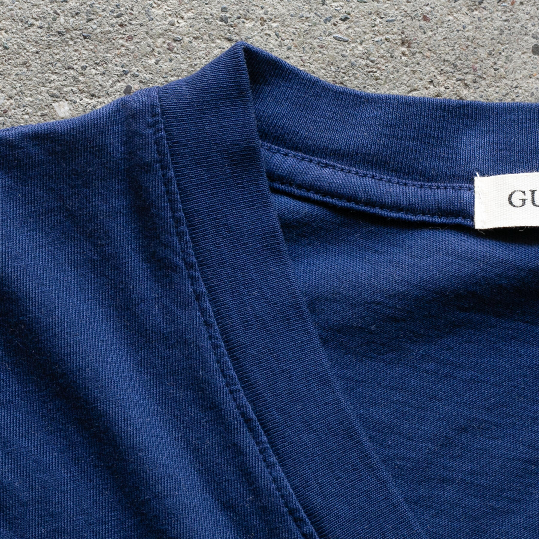 gustin v-neck t-shirt classic collection