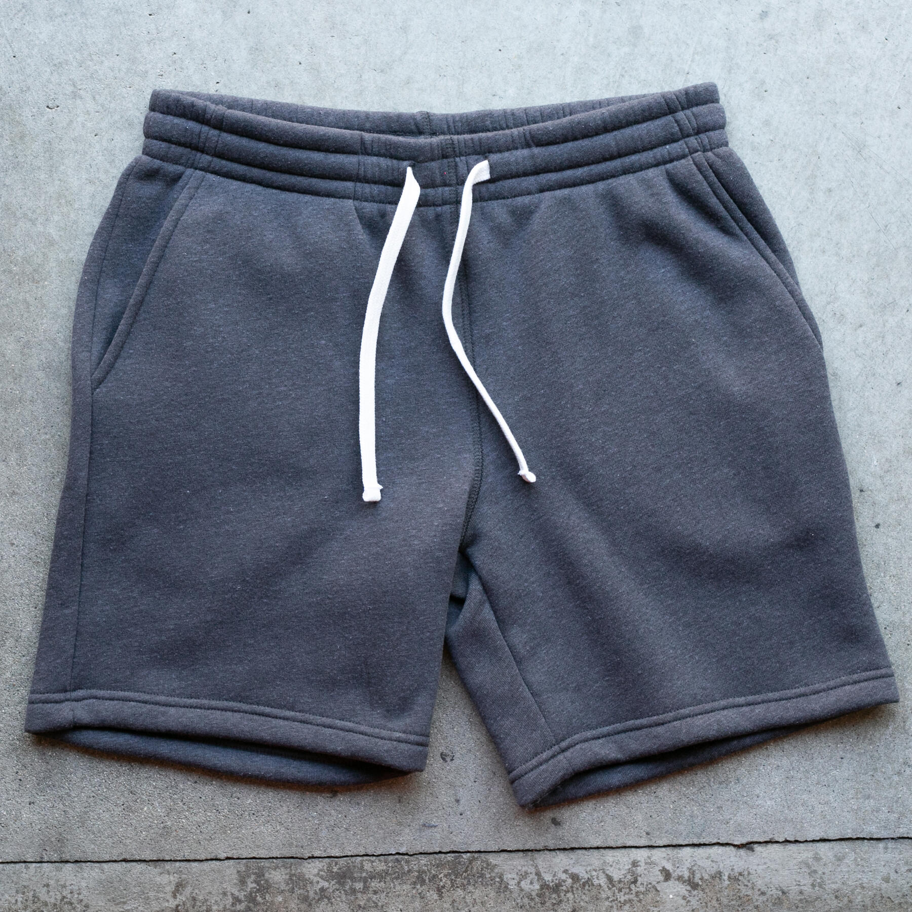 gustin plush fleece sweatshorts - charcoal