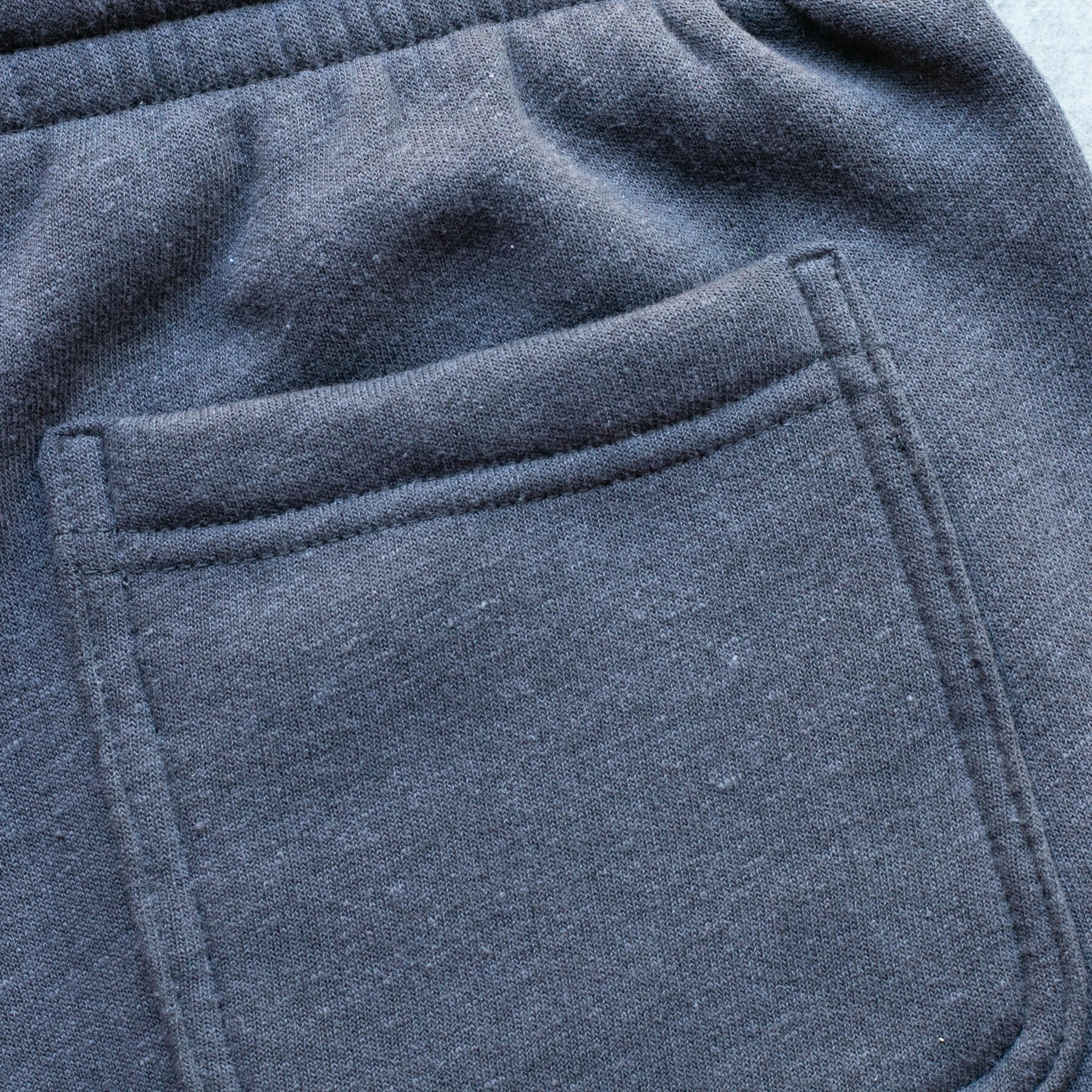 gustin plush fleece sweatshorts - charcoal