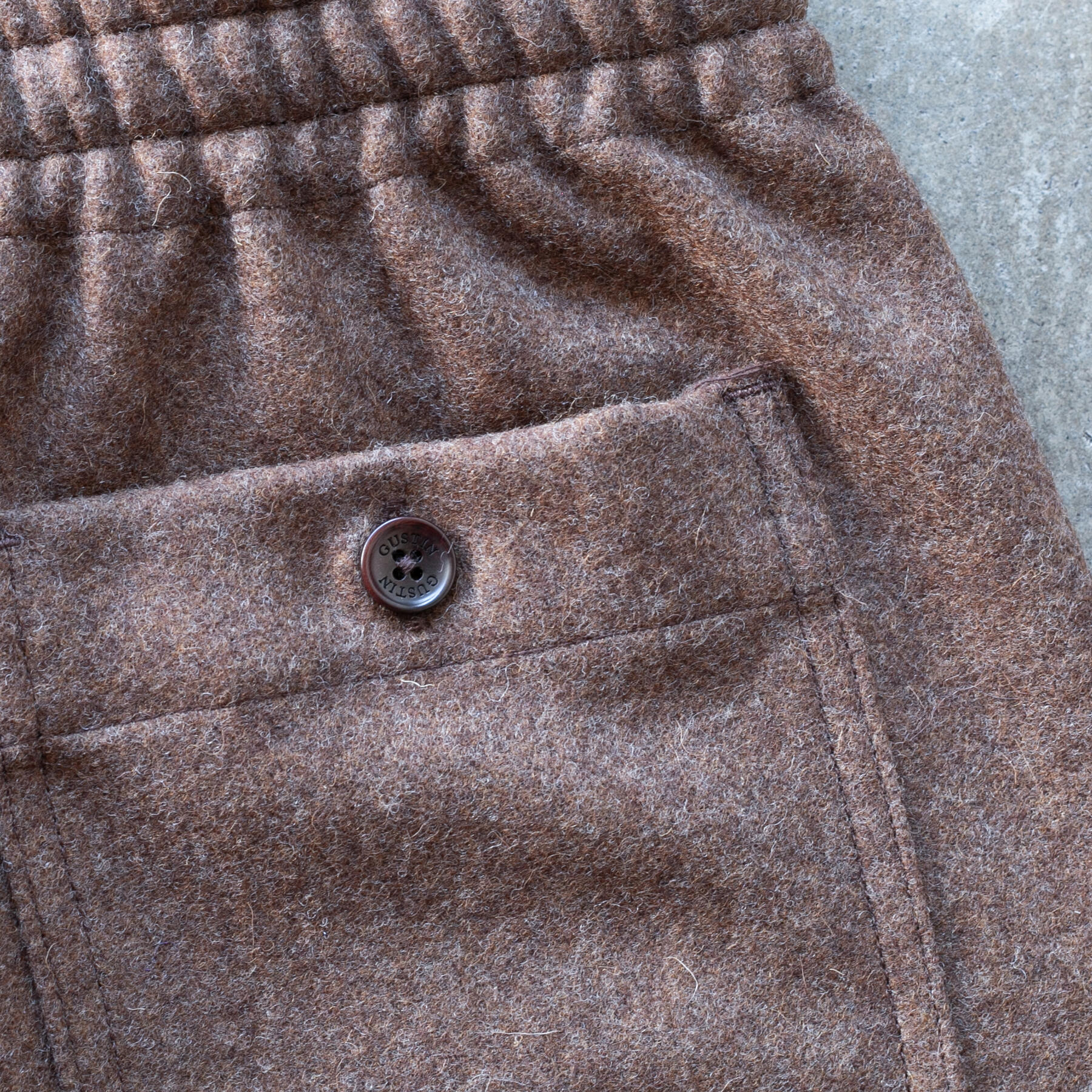 gustin #4 japan rustic wool joggers - rust